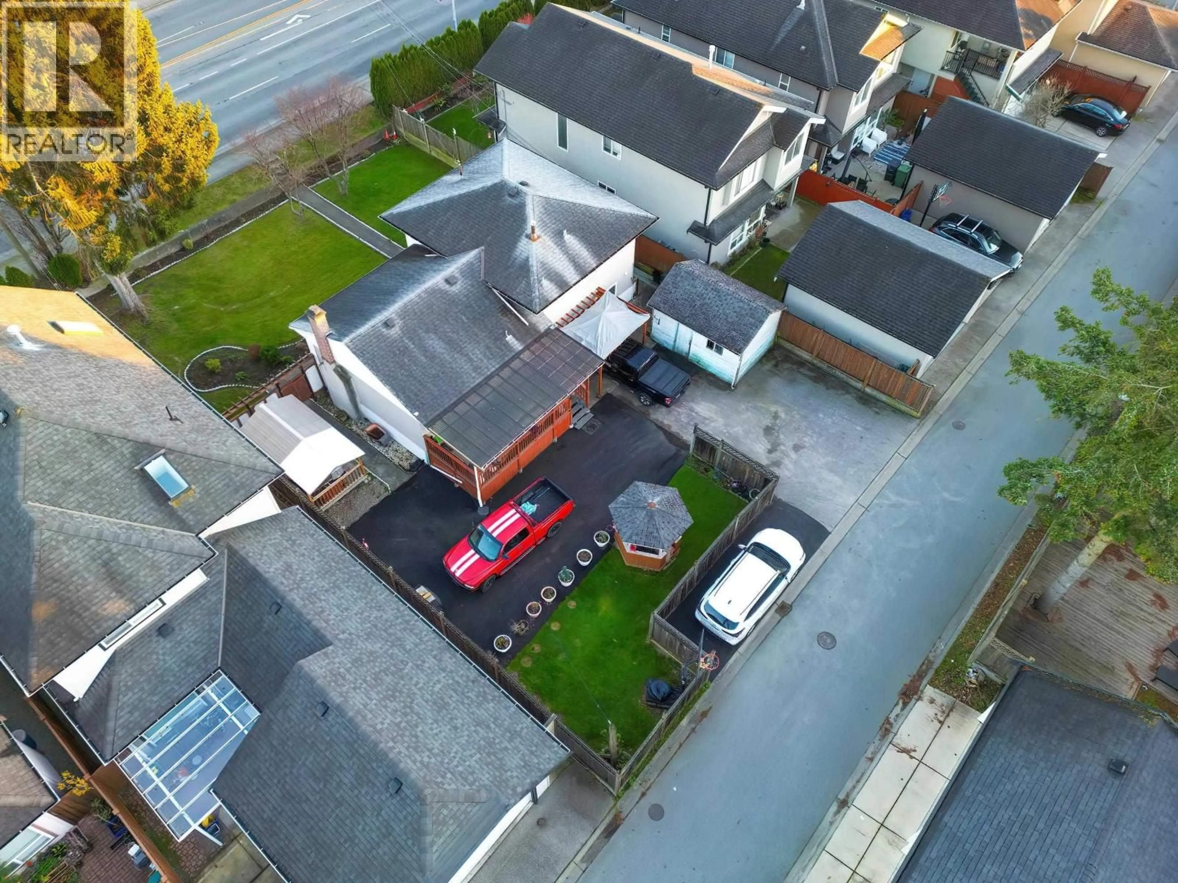 A pic from outside/outdoor area/front of a property/back of a property/a pic from drone, street for 9211 NO. 1 ROAD, Richmond British Columbia V7E1R6