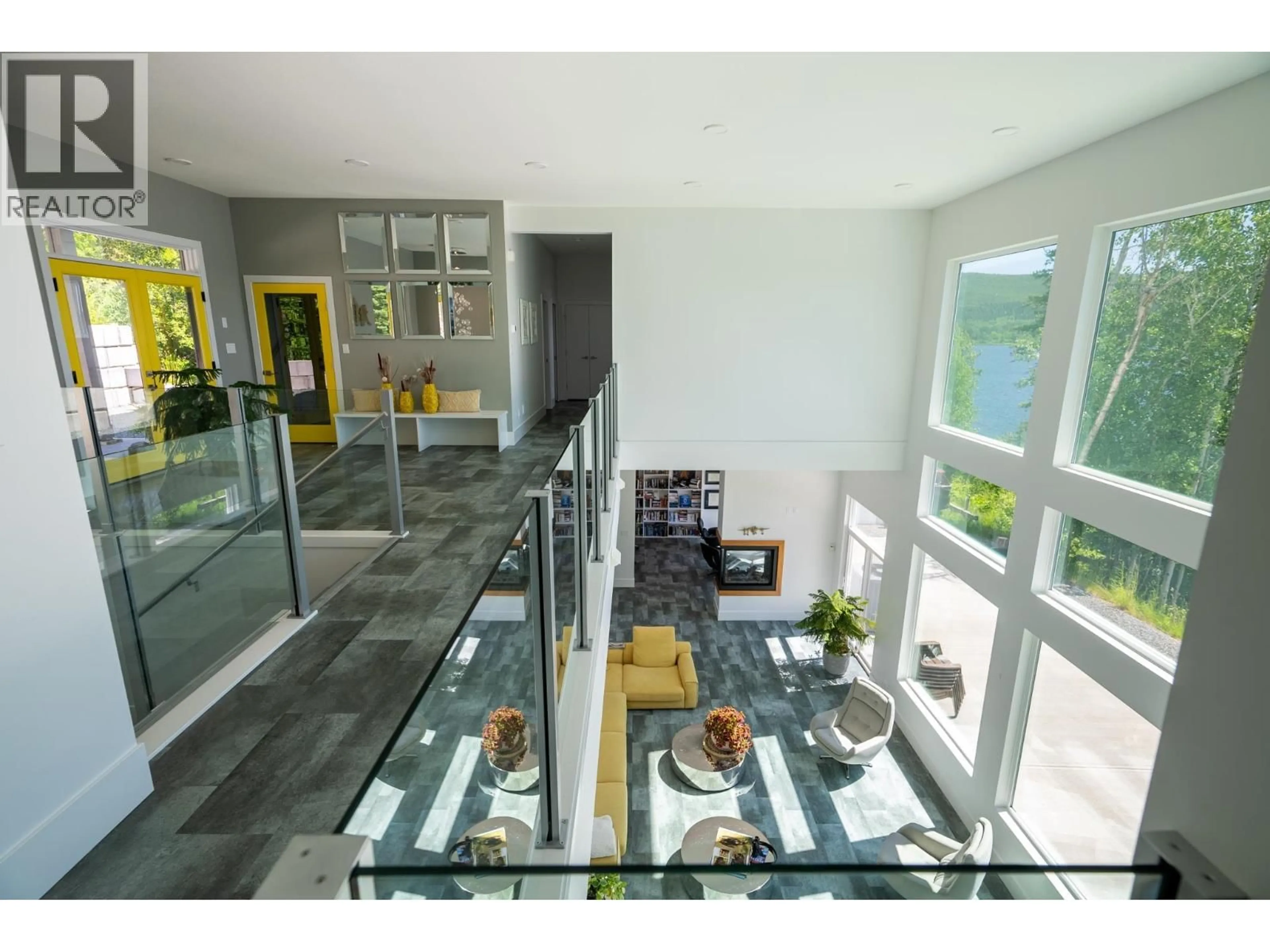 Indoor foyer for 140 RONDANE CRESCENT, Prince George British Columbia V2N6W3