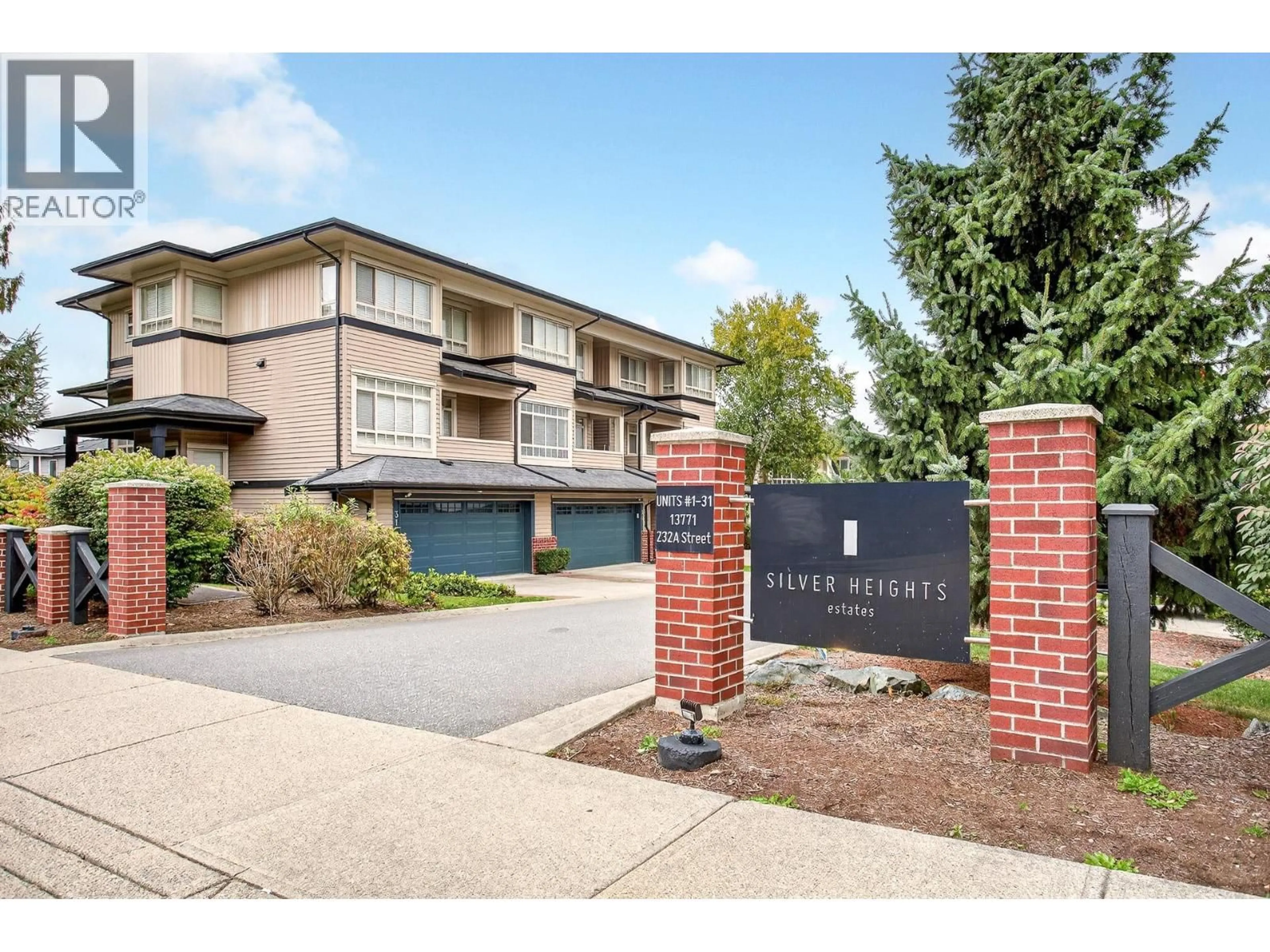 A pic from outside/outdoor area/front of a property/back of a property/a pic from drone, street for 27 - 13771 232A STREET, Maple Ridge British Columbia V4R0C5