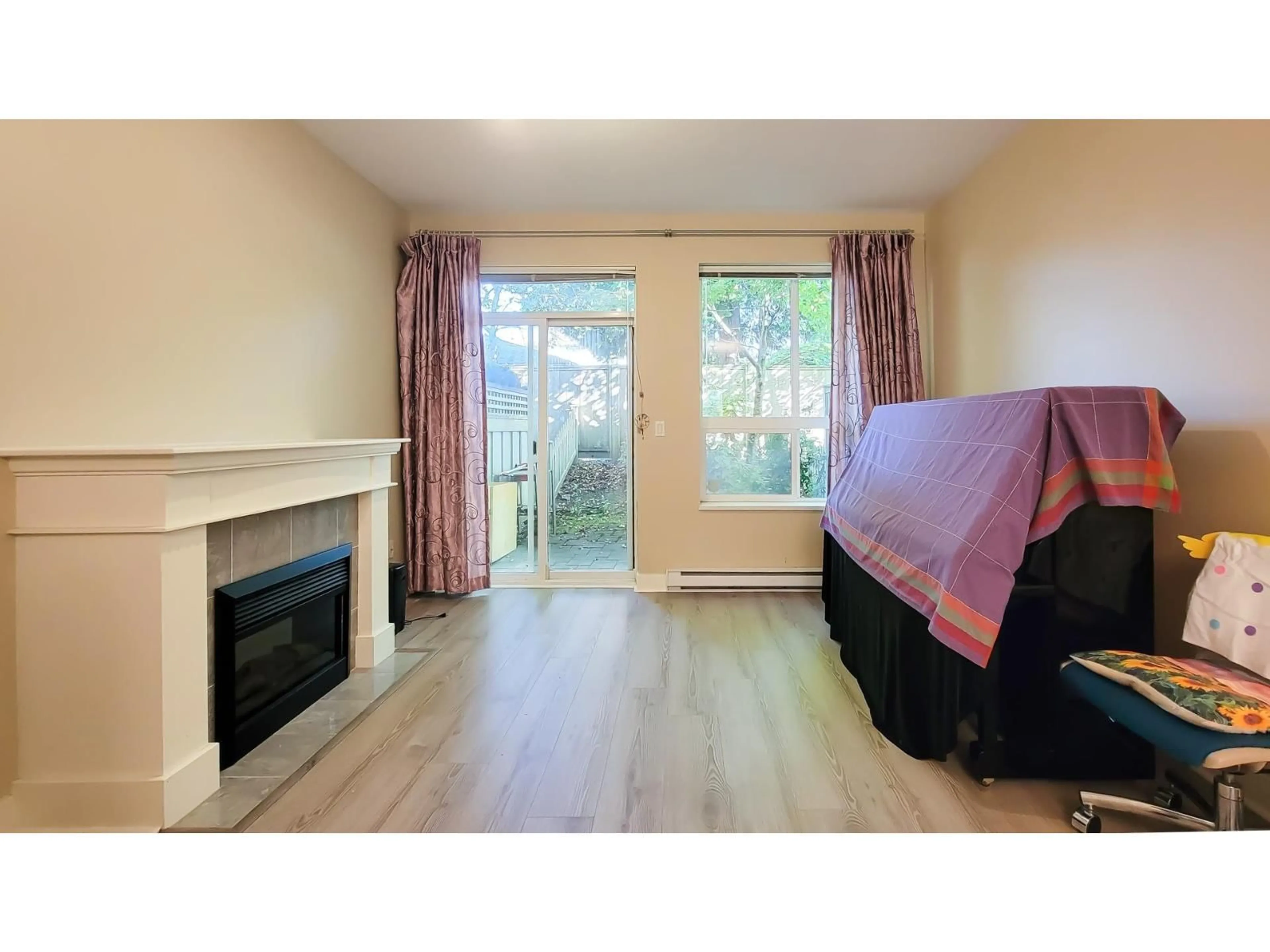 A pic of a room for 47 - 15353 100, Surrey British Columbia V3R3S6
