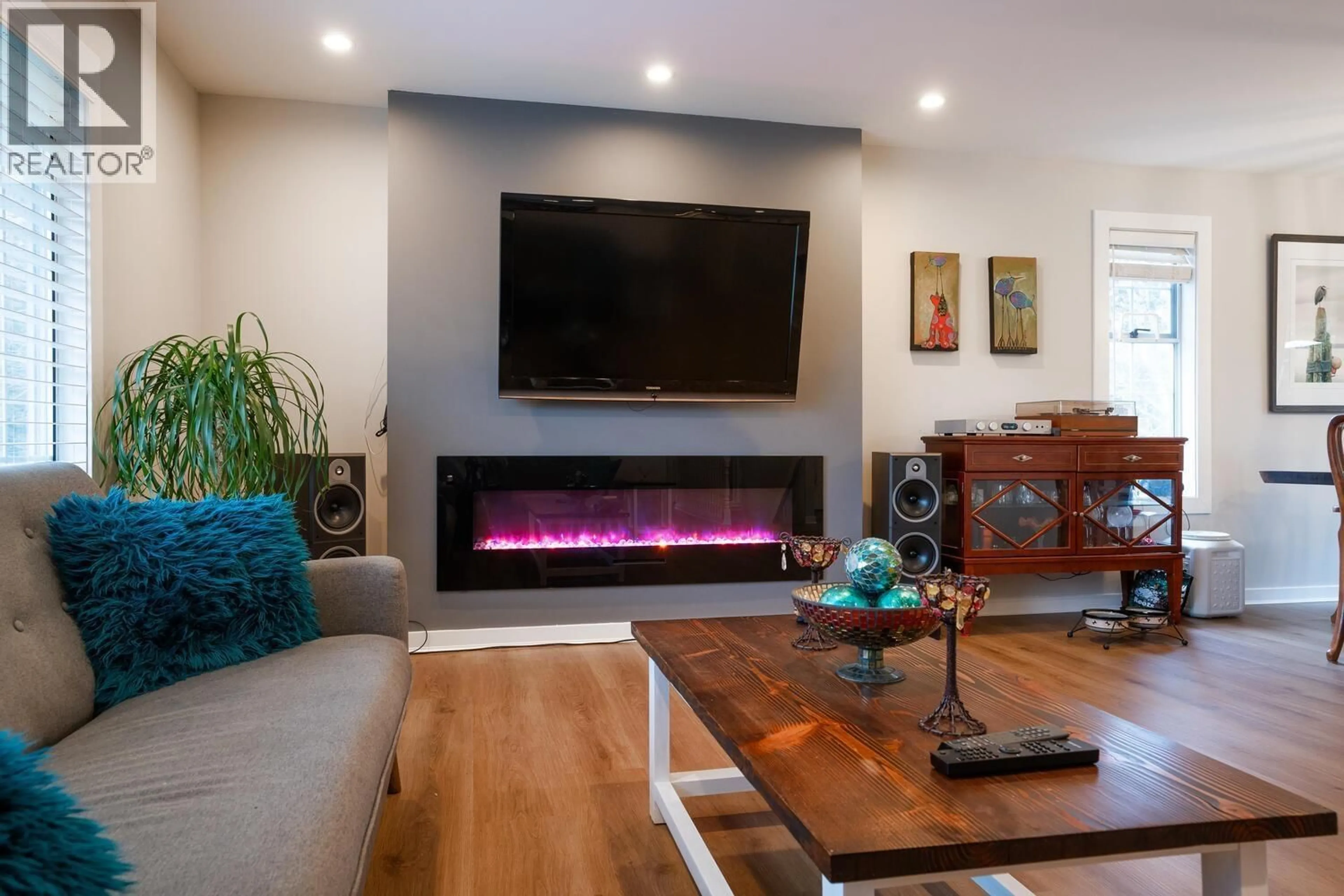 Home theater for 5488 WESTMINSTER AVENUE, Delta British Columbia V4K2J5