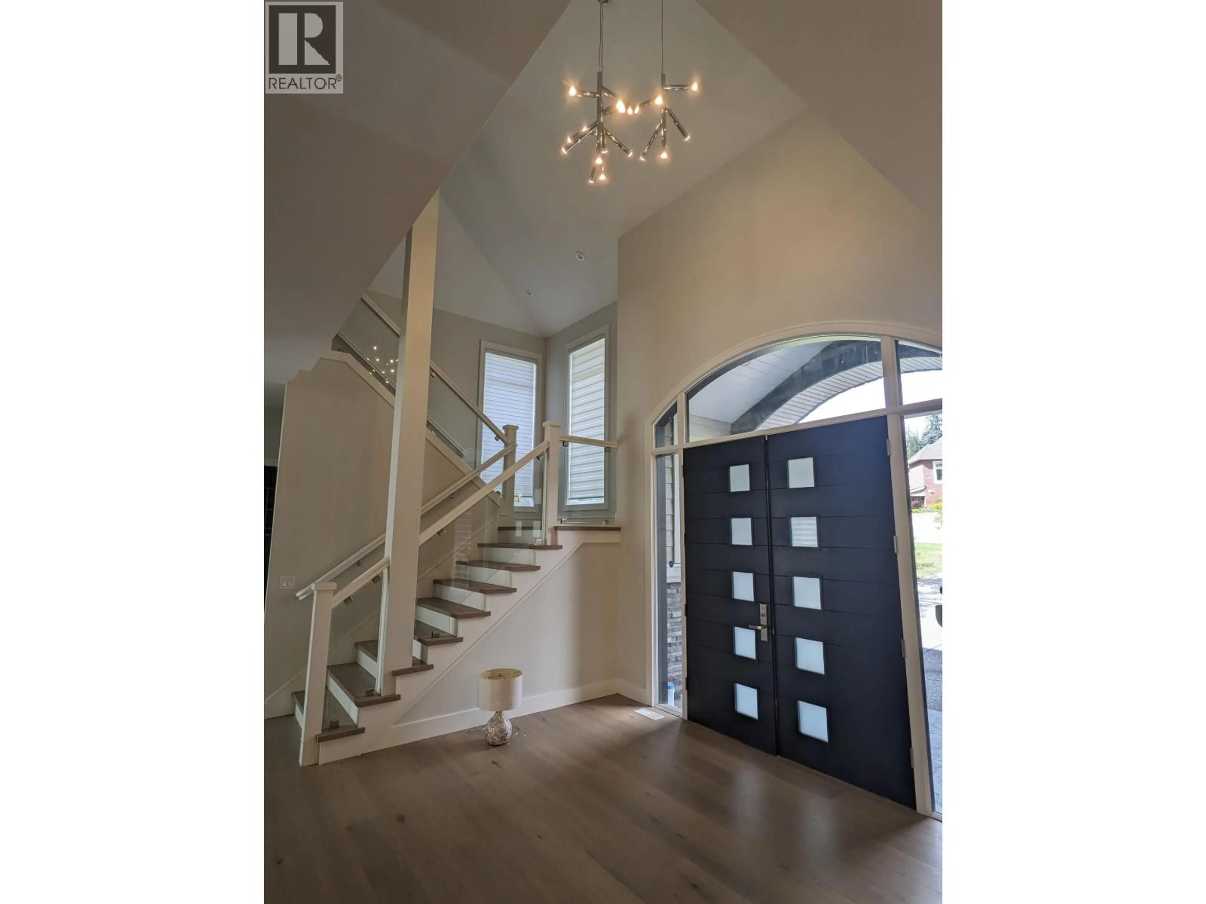 Indoor entryway for 12042 265A STREET, Maple Ridge British Columbia V2W1P1