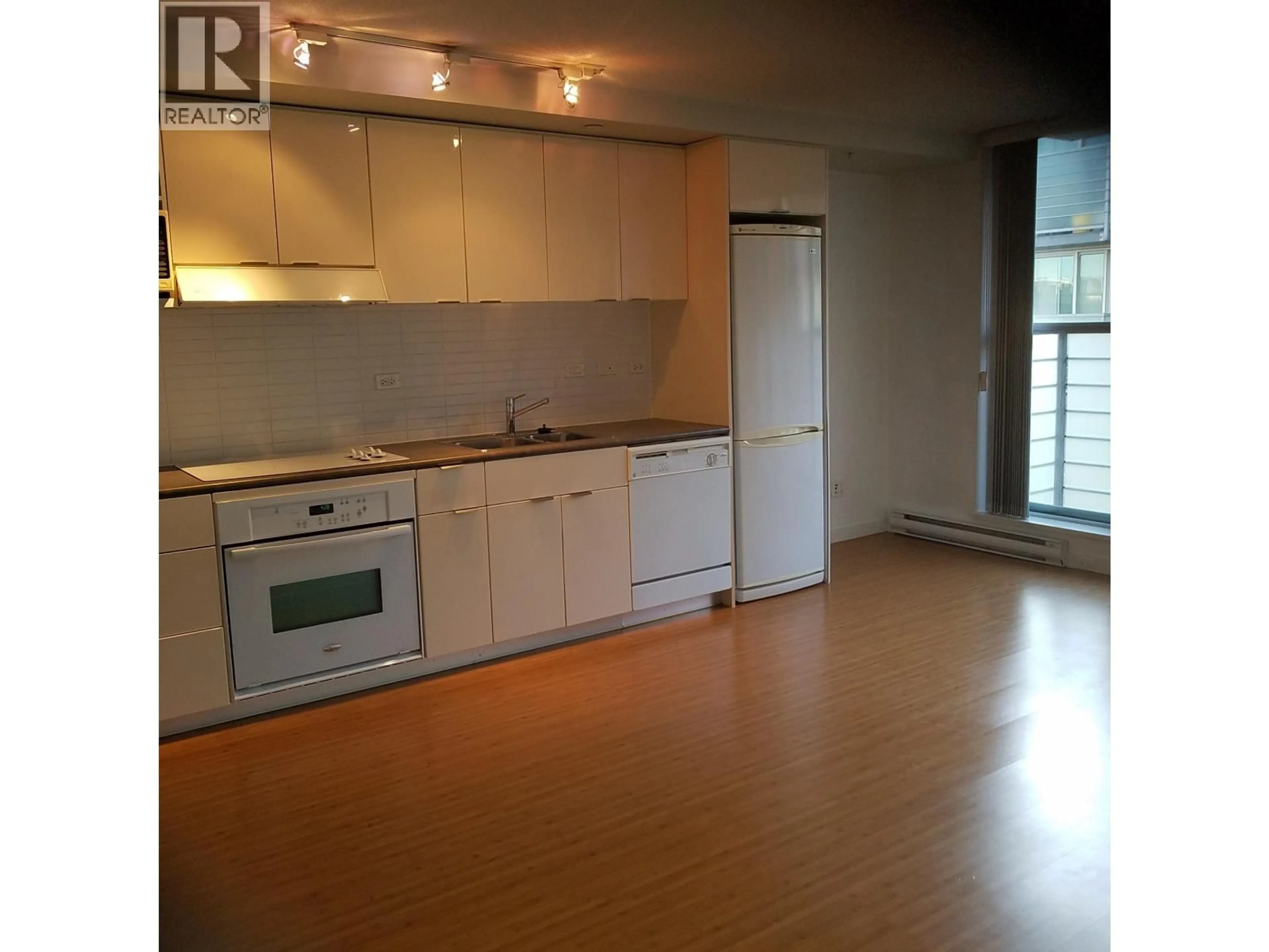 Standard kitchen, wood/laminate floor for 816 - 168 POWELL STREET, Vancouver British Columbia V6A0B2