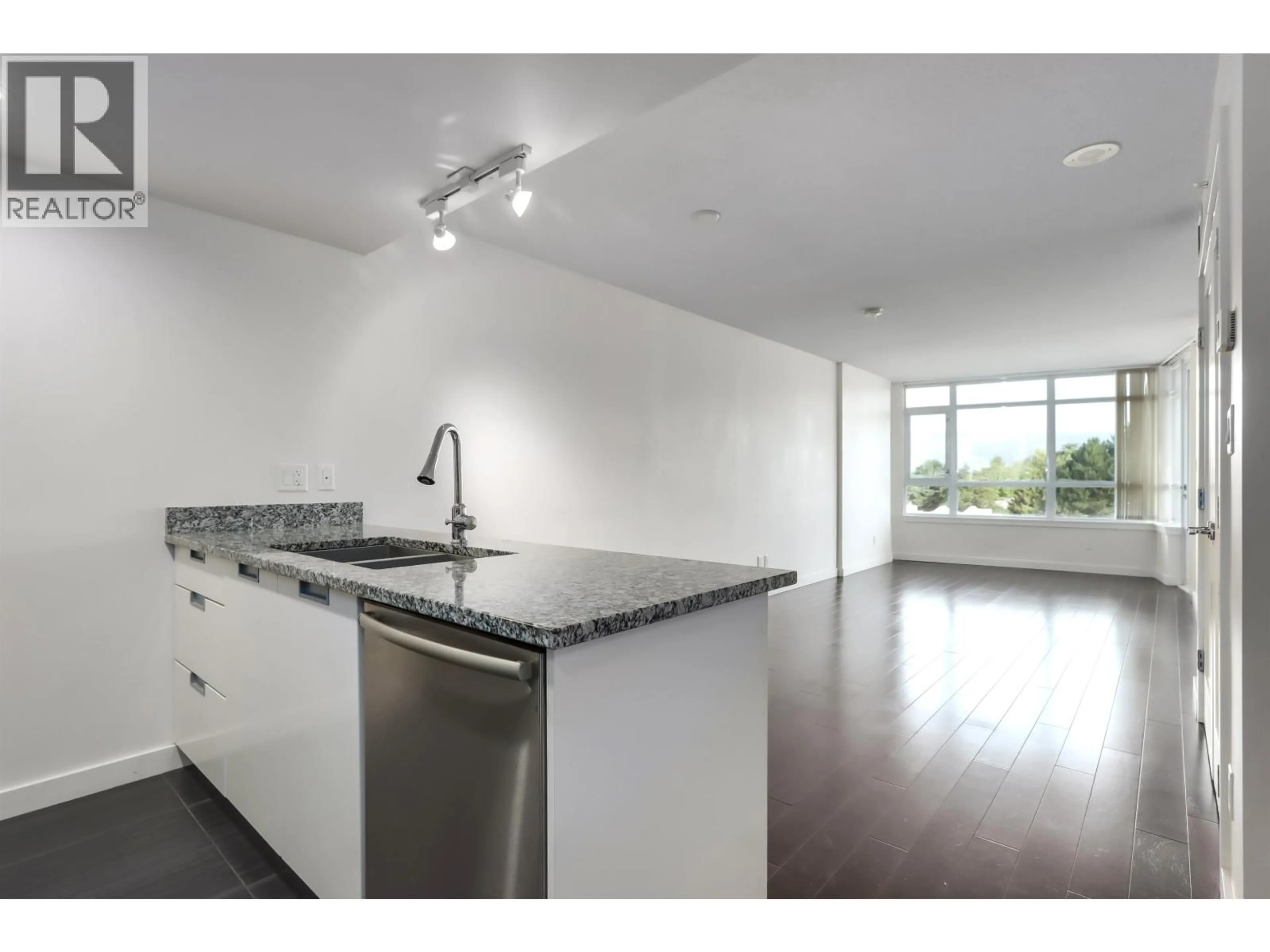 Open concept kitchen, unknown for 768 - 2080 BROADWAY, Vancouver British Columbia V6J1Z4