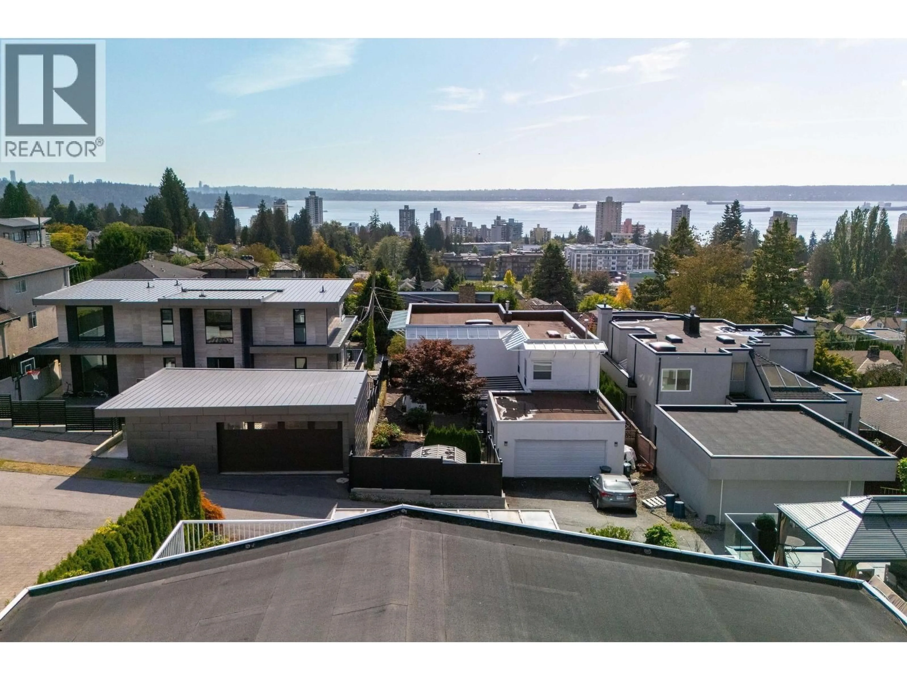 A pic from outside/outdoor area/front of a property/back of a property/a pic from drone, unknown for 2128 MATHERS AVENUE, West Vancouver British Columbia V7V2H3