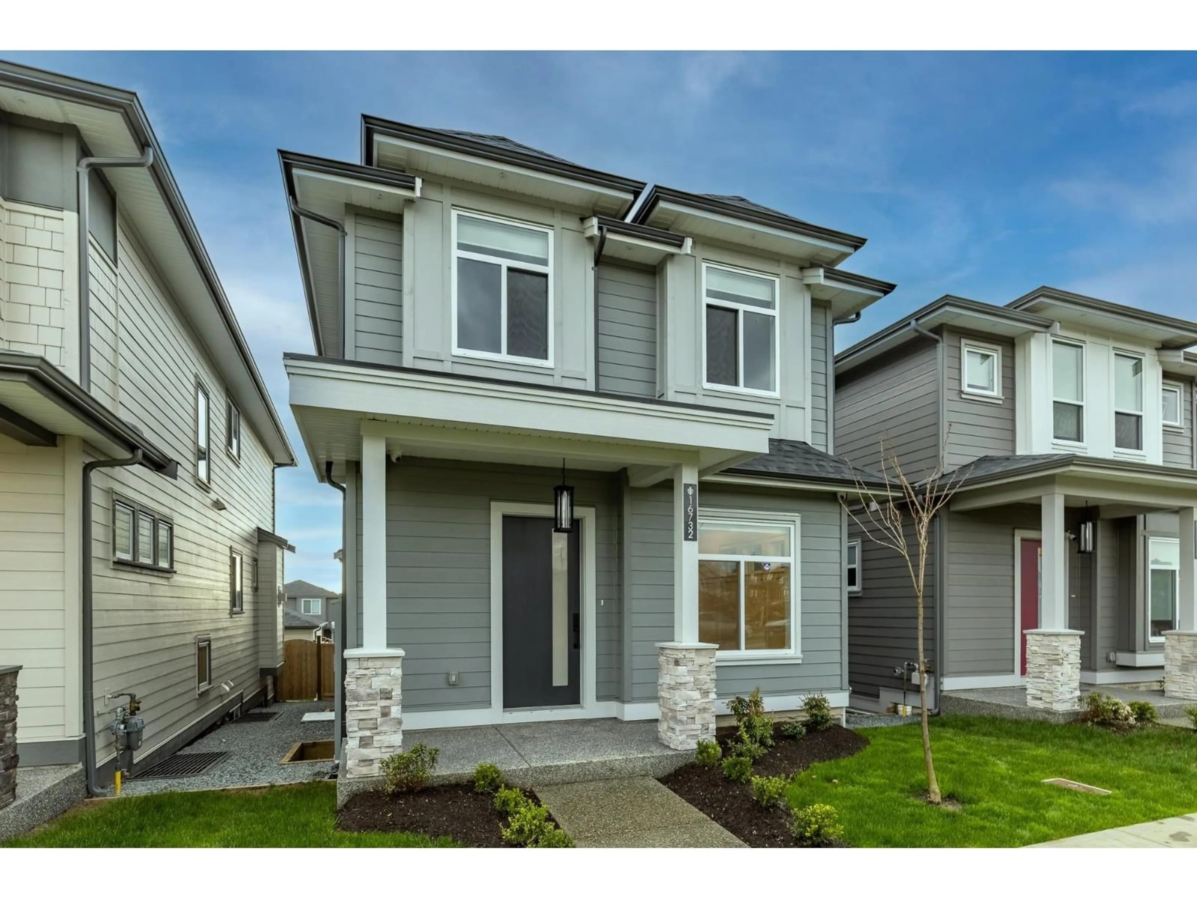 Home with vinyl exterior material, street for 16732 20A, Surrey British Columbia V3Z1J4