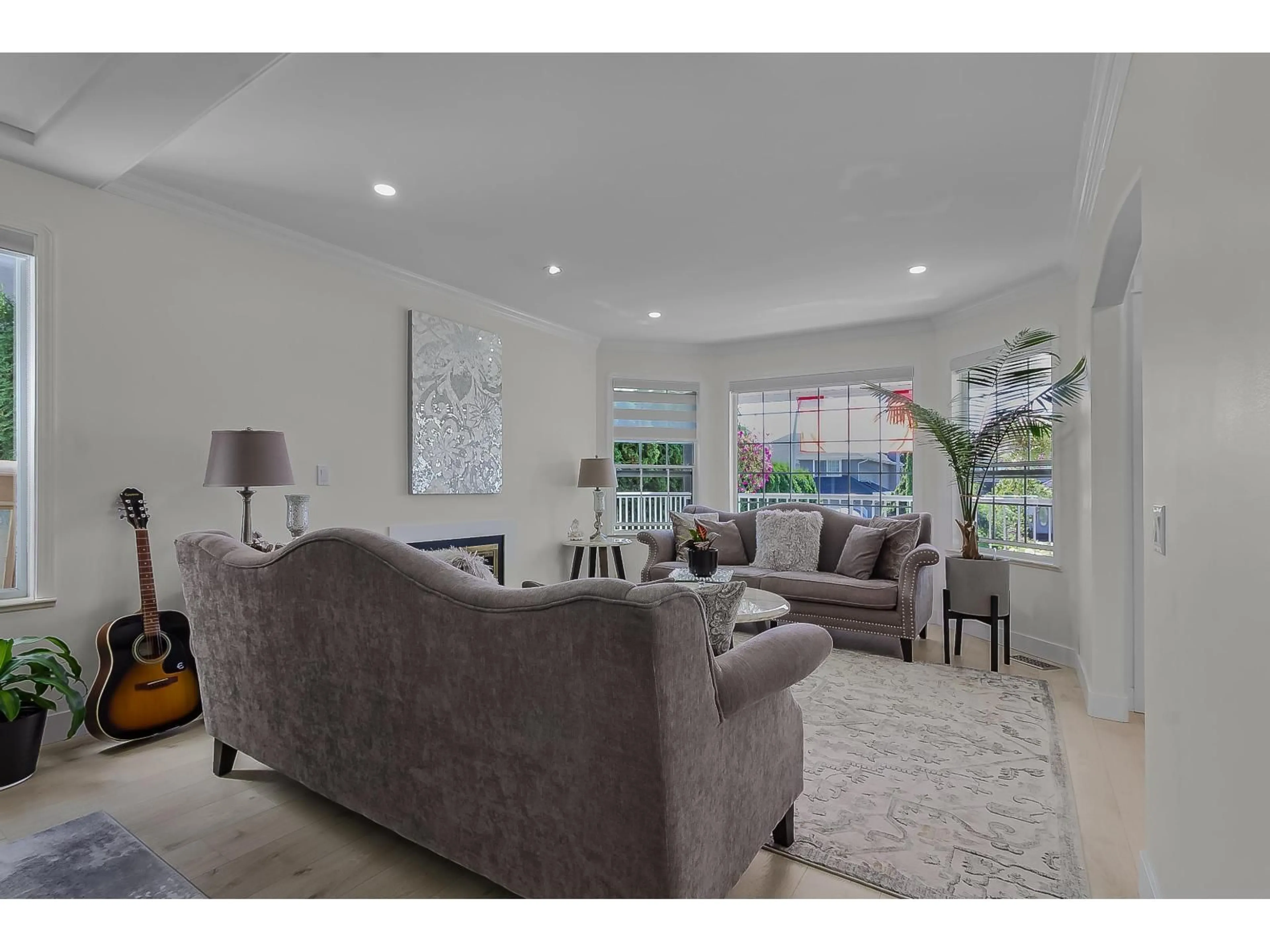 Living room with furniture, unknown for 19113 62A, Surrey British Columbia V3S8C6