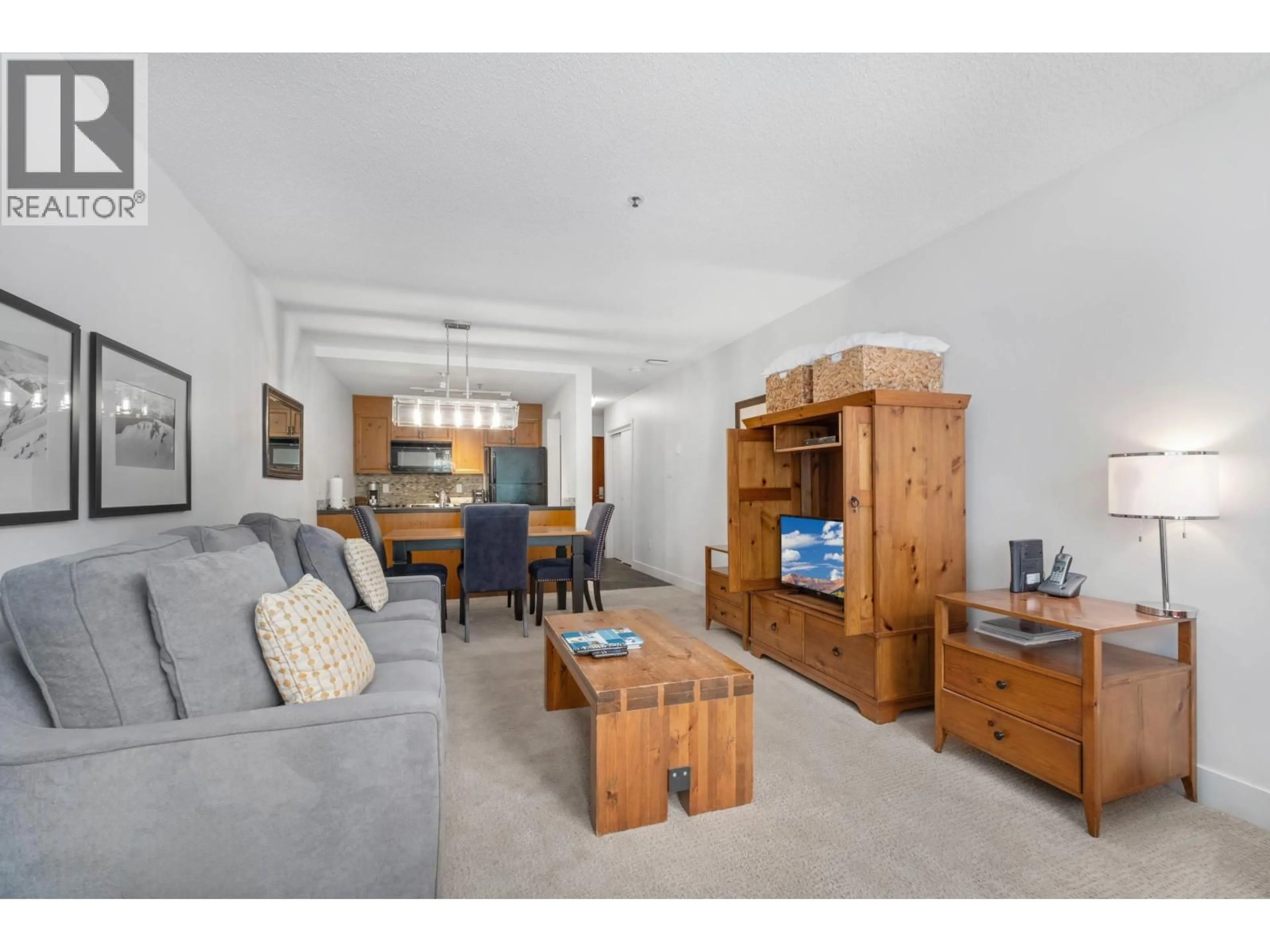 Living room with furniture, unknown for 218/219 - 4573 CHATEAU BOULEVARD, Whistler British Columbia V0N1B4