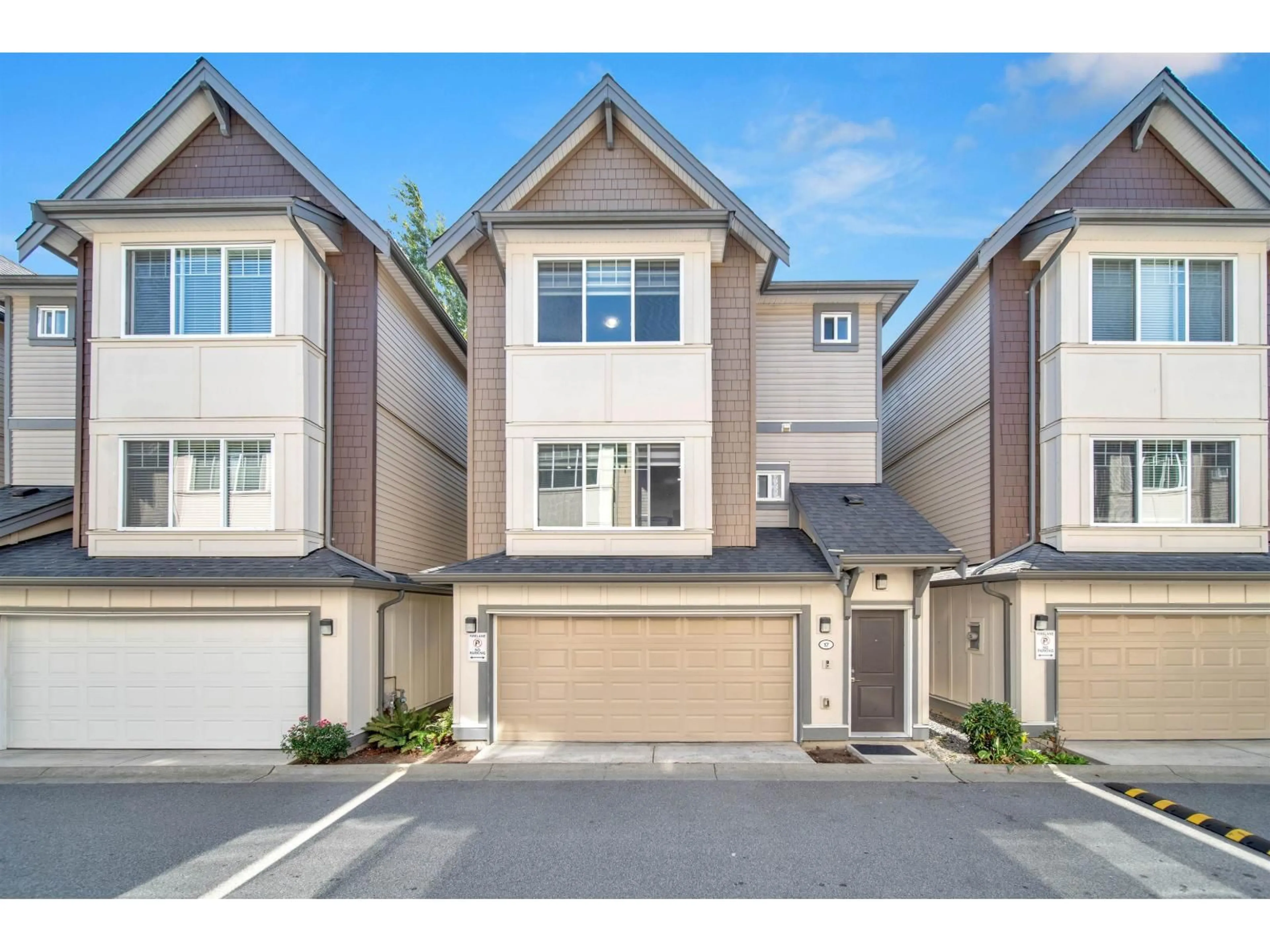 A pic from outside/outdoor area/front of a property/back of a property/a pic from drone, street for 17 - 6971 122, Surrey British Columbia V3W1B6