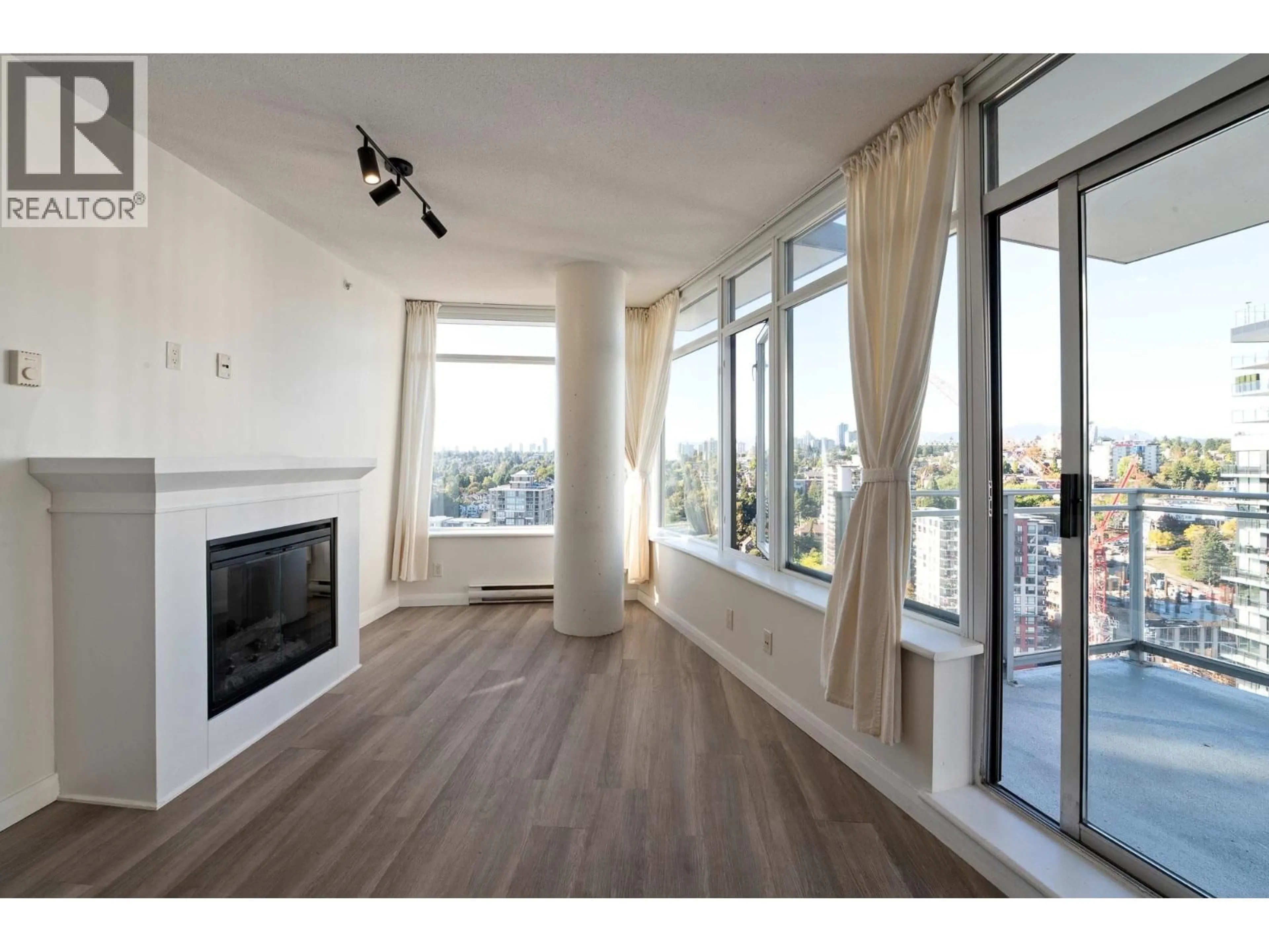 Living room with furniture, wood/laminate floor for 3106 - 898 CARNARVON STREET, New Westminster British Columbia V3M0C3