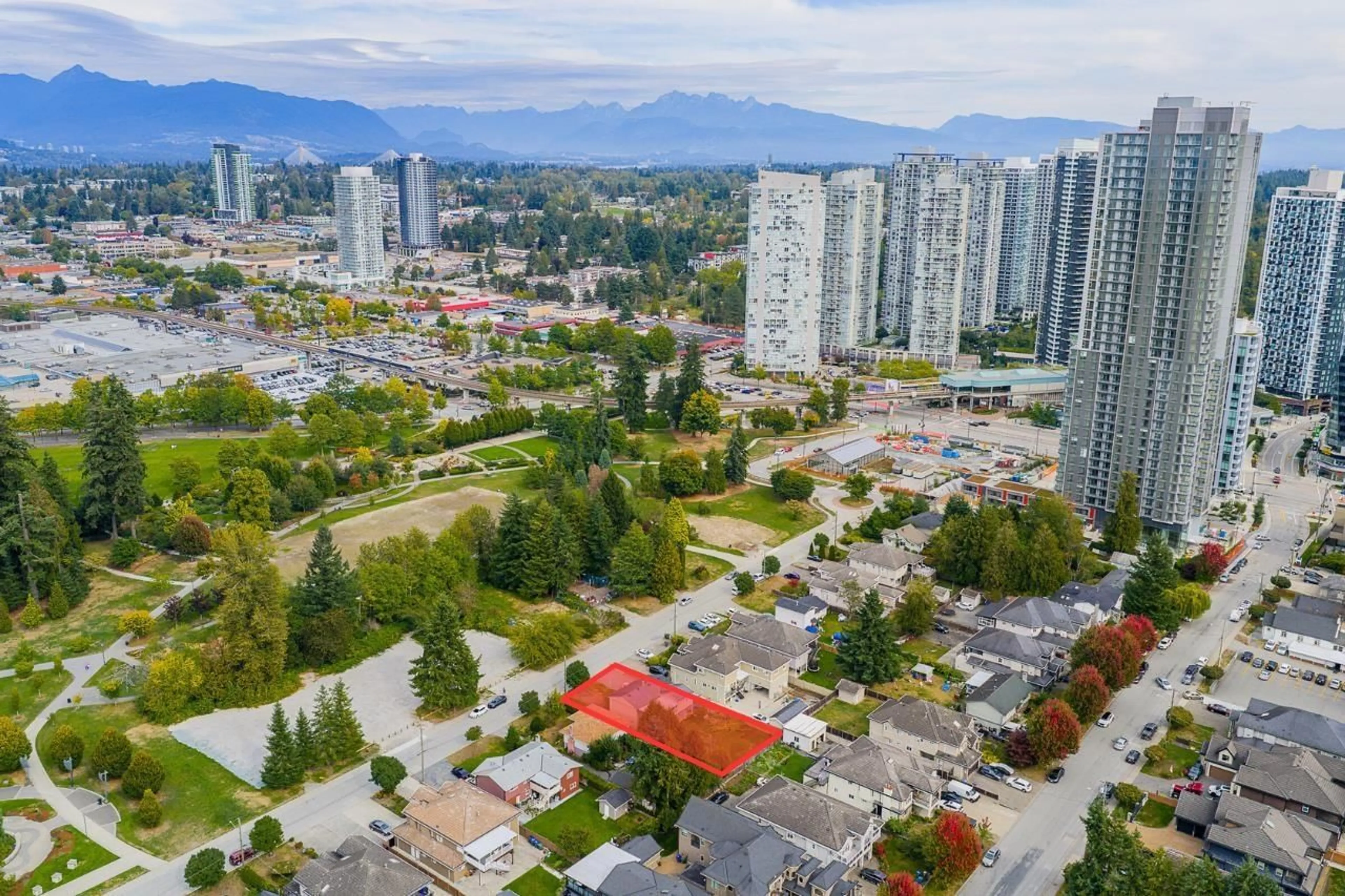 A pic from outside/outdoor area/front of a property/back of a property/a pic from drone, unknown for 13466 98B, Surrey British Columbia V3T1E3