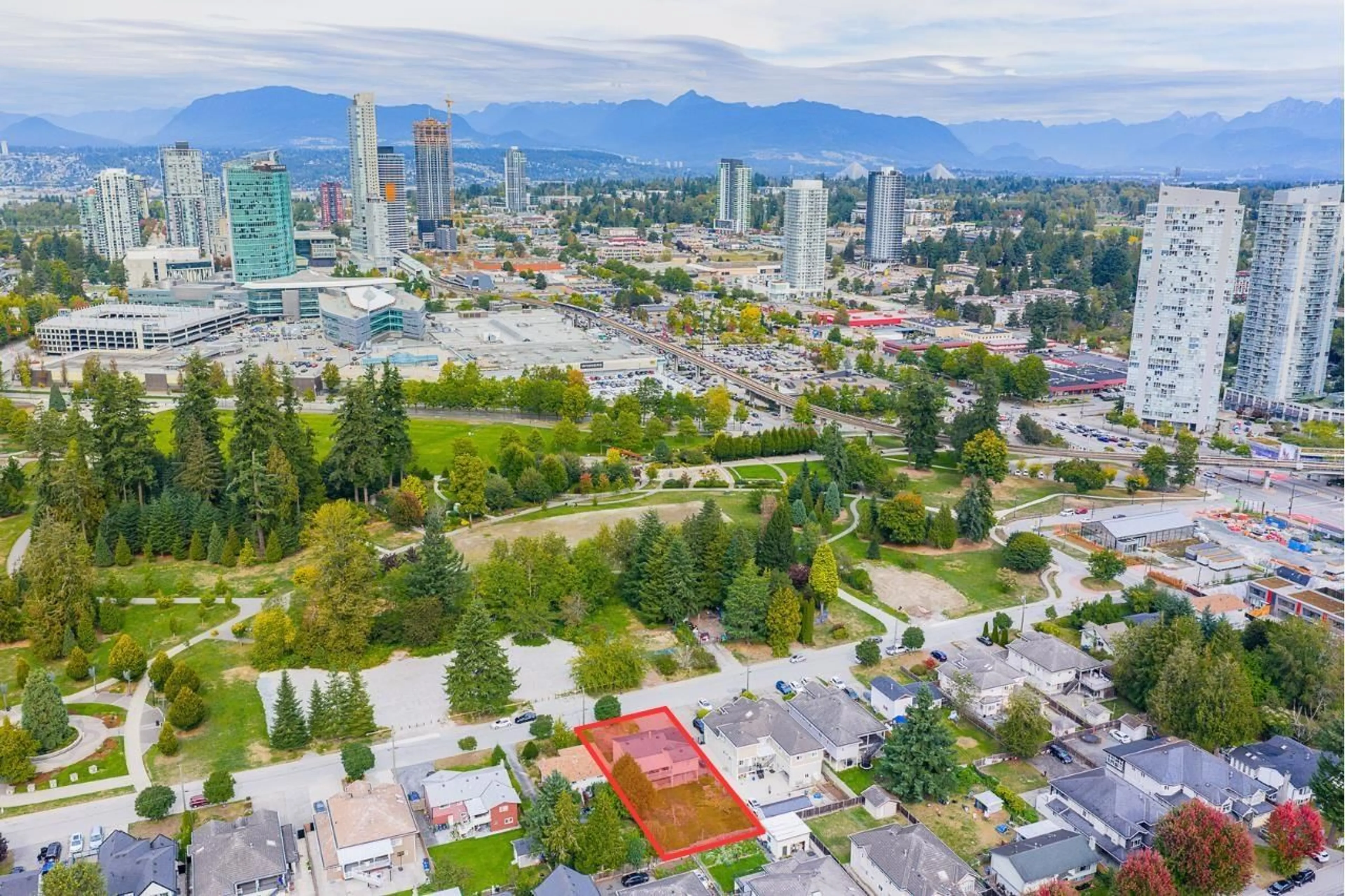 A pic from outside/outdoor area/front of a property/back of a property/a pic from drone, mountain view for 13466 98B, Surrey British Columbia V3T1E3