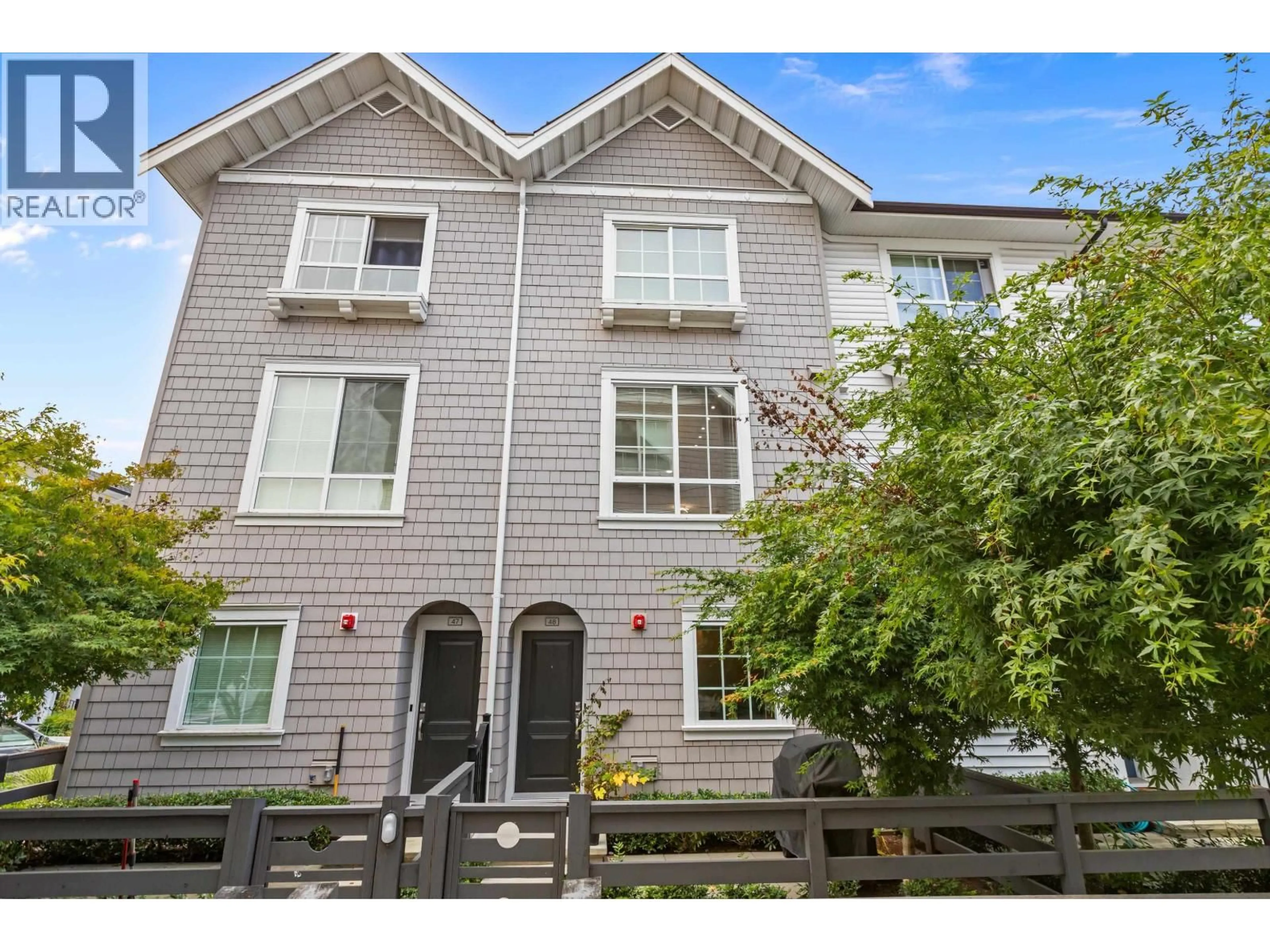 Home with vinyl exterior material, street for 48 - 19696 HAMMOND ROAD, Pitt Meadows British Columbia V3Y0G7
