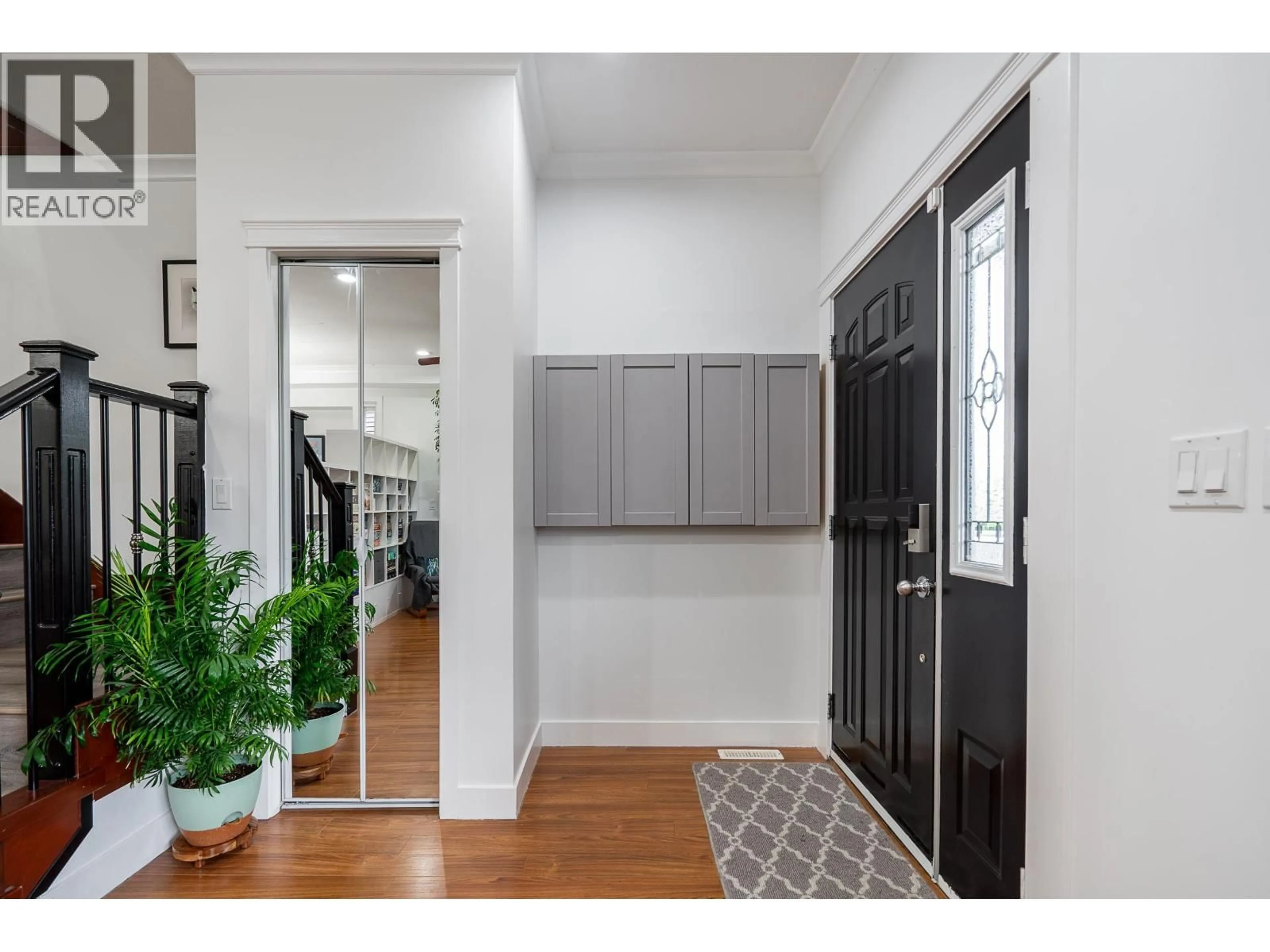 Indoor entryway for 24280 102 AVENUE, Maple Ridge British Columbia V2W0C2