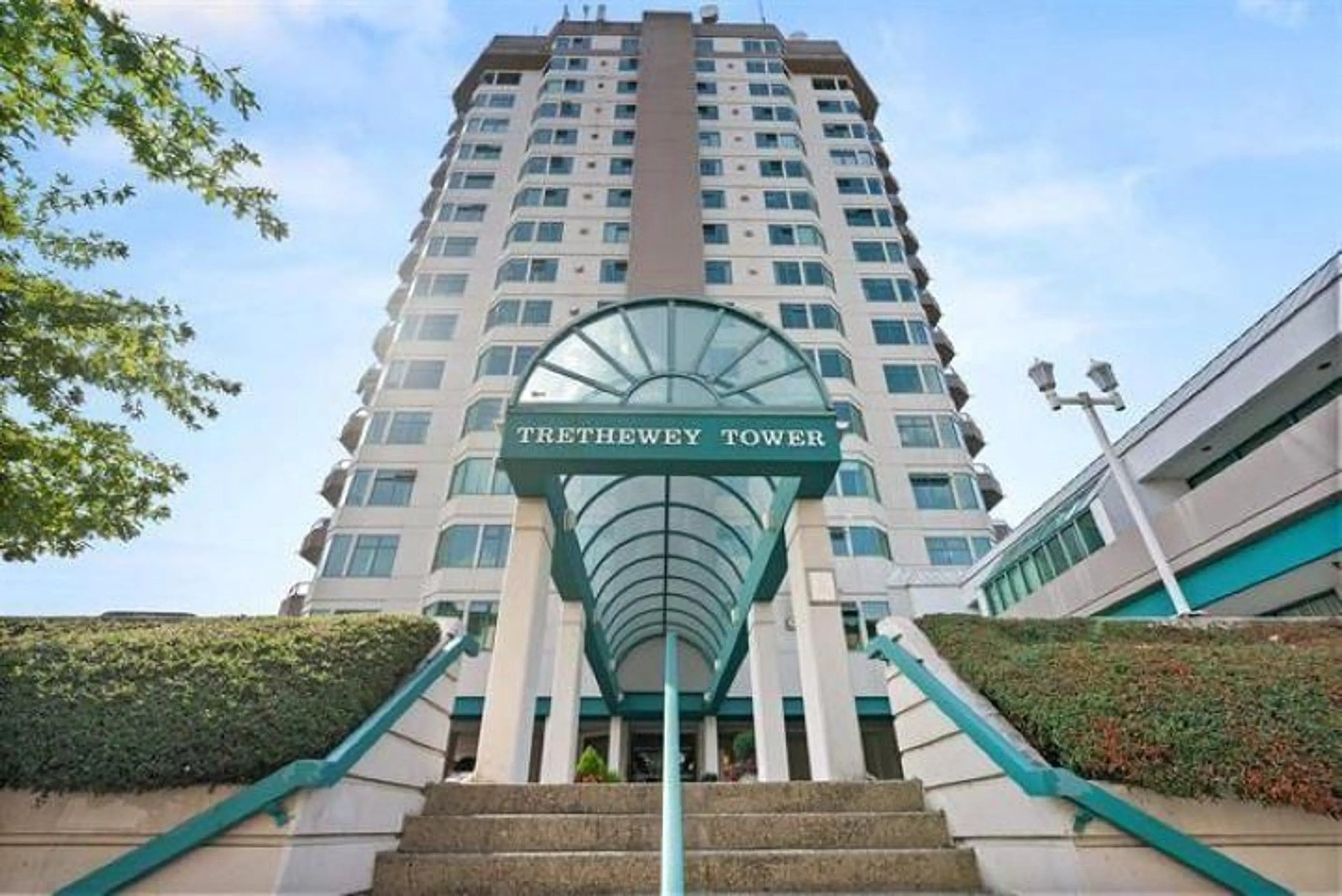 Indoor foyer for 1602 - 32440 SIMON, Abbotsford British Columbia V2T5R3