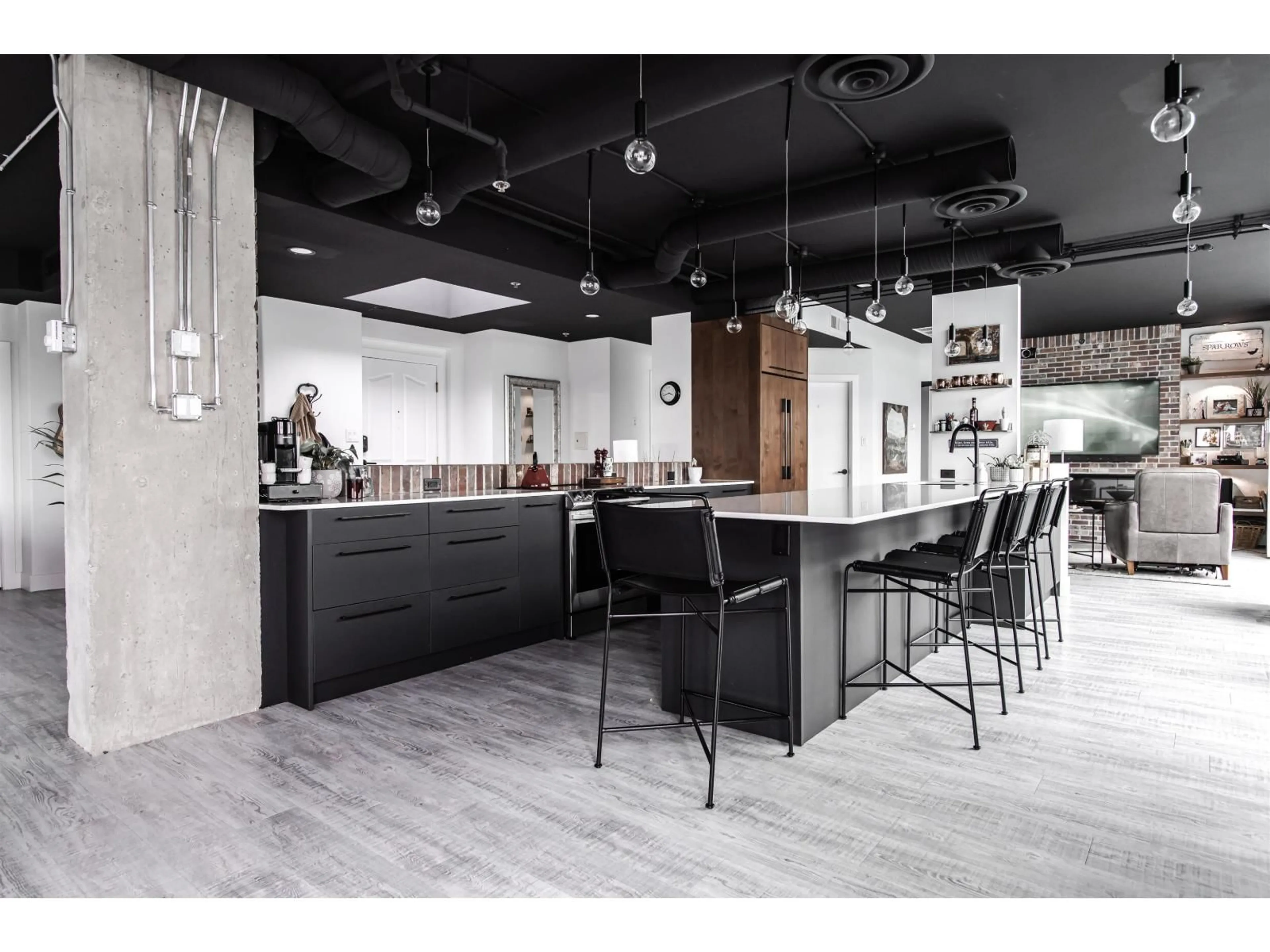 Contemporary kitchen, unknown for 1602 - 32440 SIMON, Abbotsford British Columbia V2T5R3