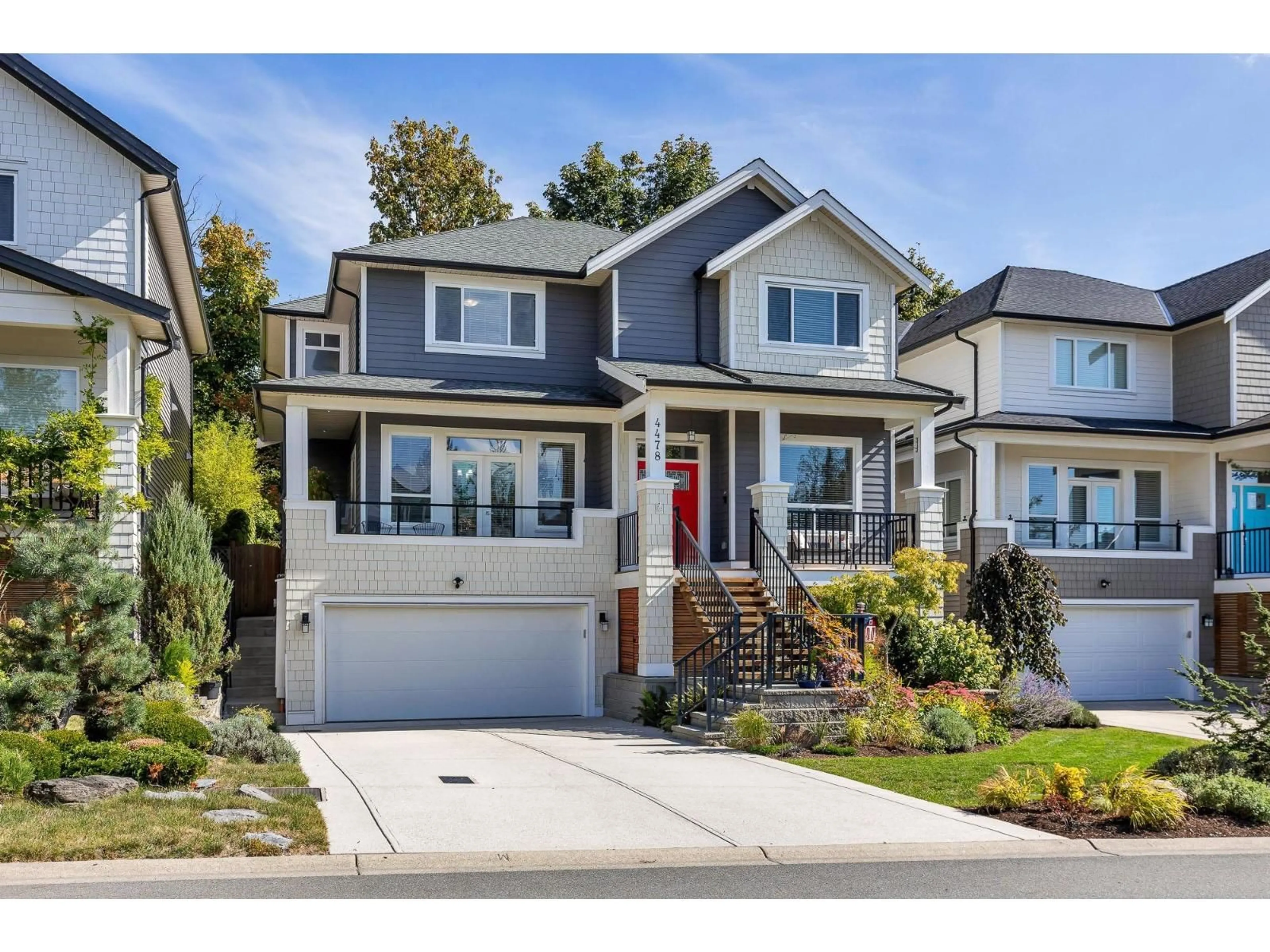 Home with vinyl exterior material, street for 4478 FARINA, Abbotsford British Columbia V3G0E8