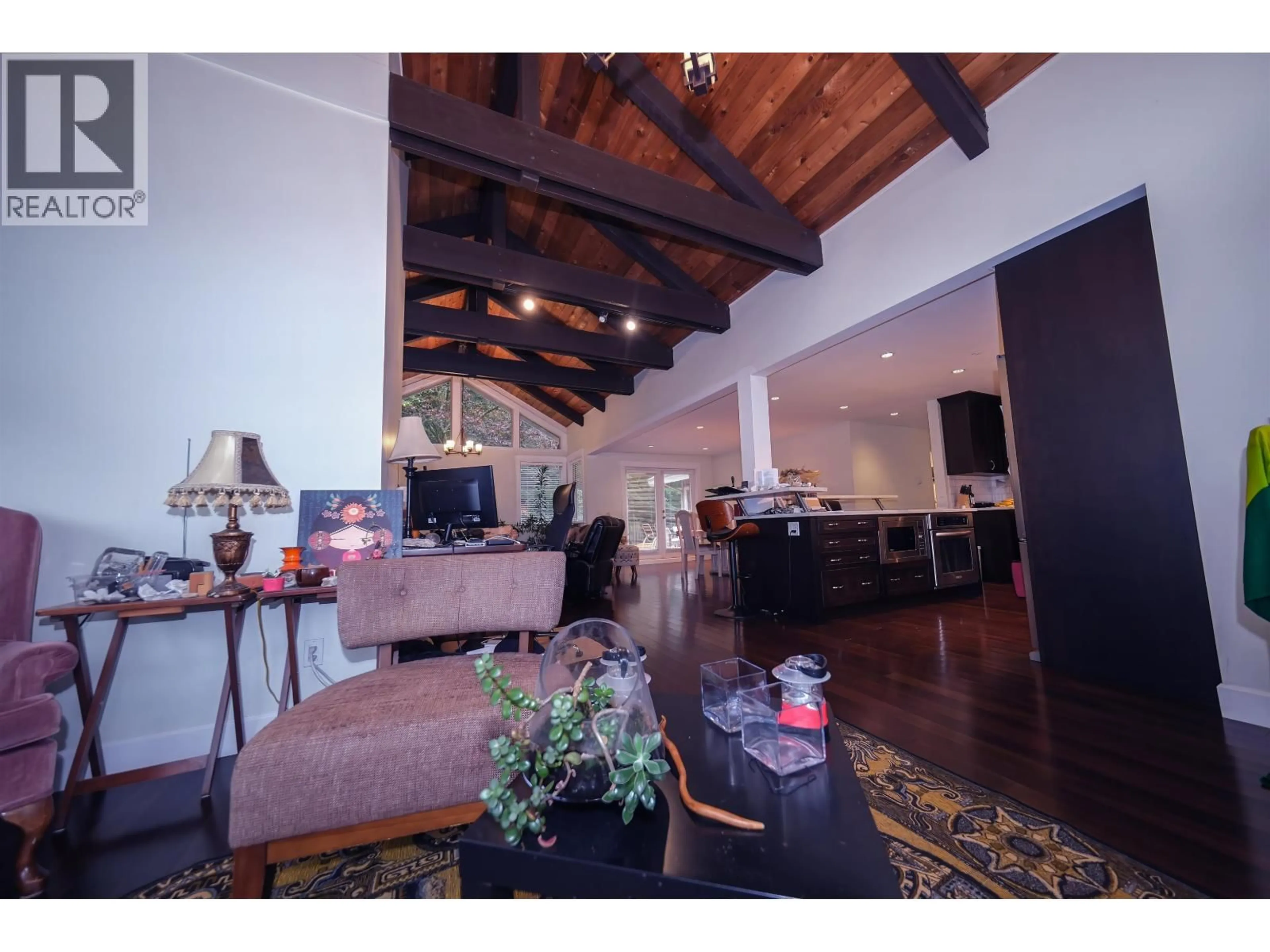 Lobby for 97 DEEP DENE PLACE, West Vancouver British Columbia V7S1A3