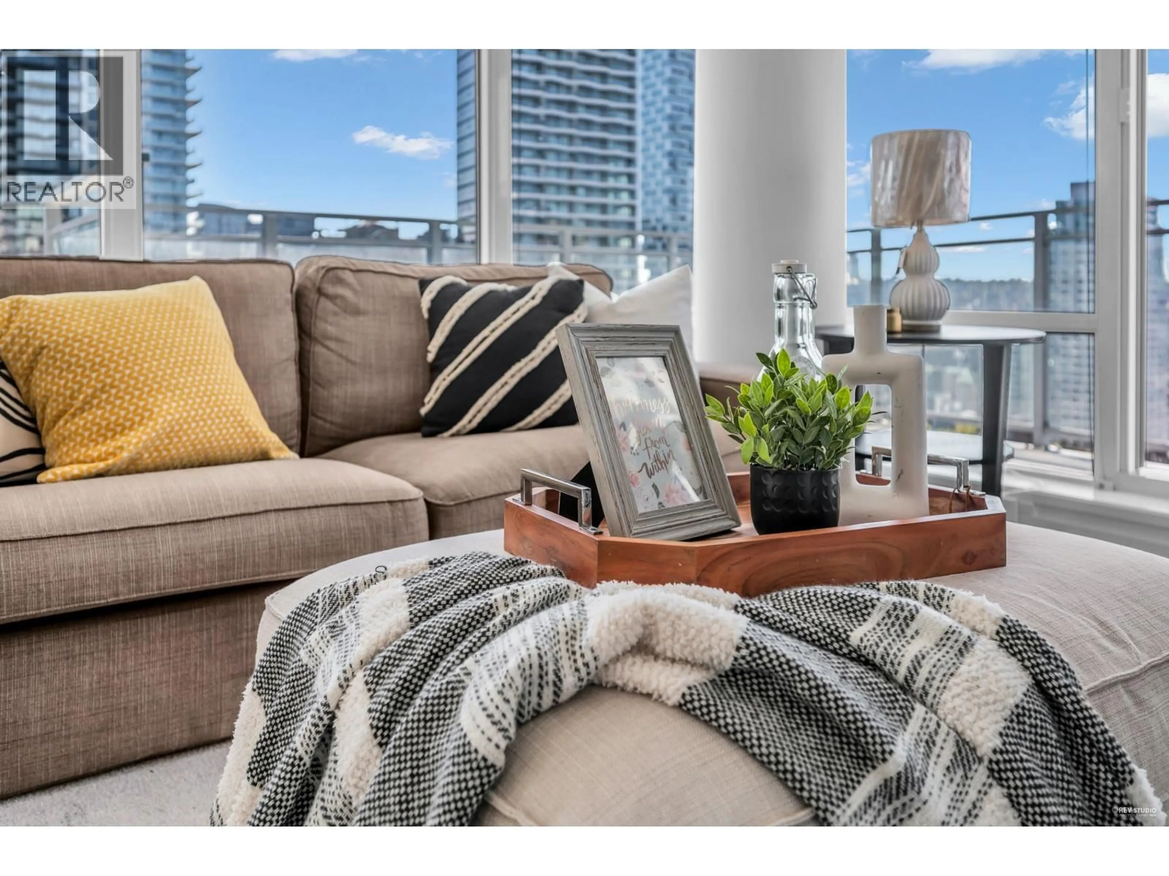 Living room with furniture, unknown for 1606 - 1009 HARWOOD STREET, Vancouver British Columbia V6E0C2