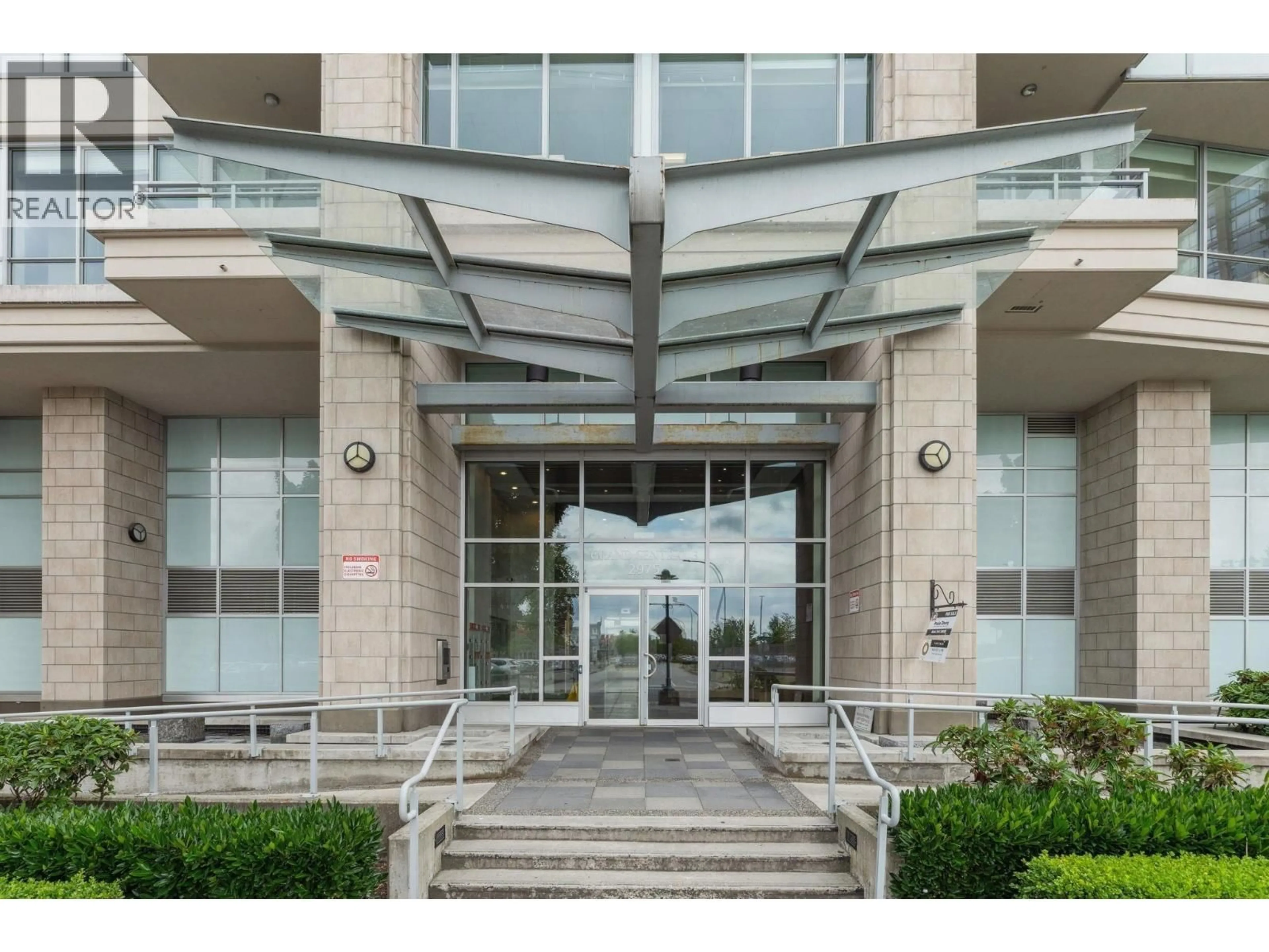 Indoor foyer for 1208 - 2975 ATLANTIC AVENUE, Coquitlam British Columbia V3B0C5