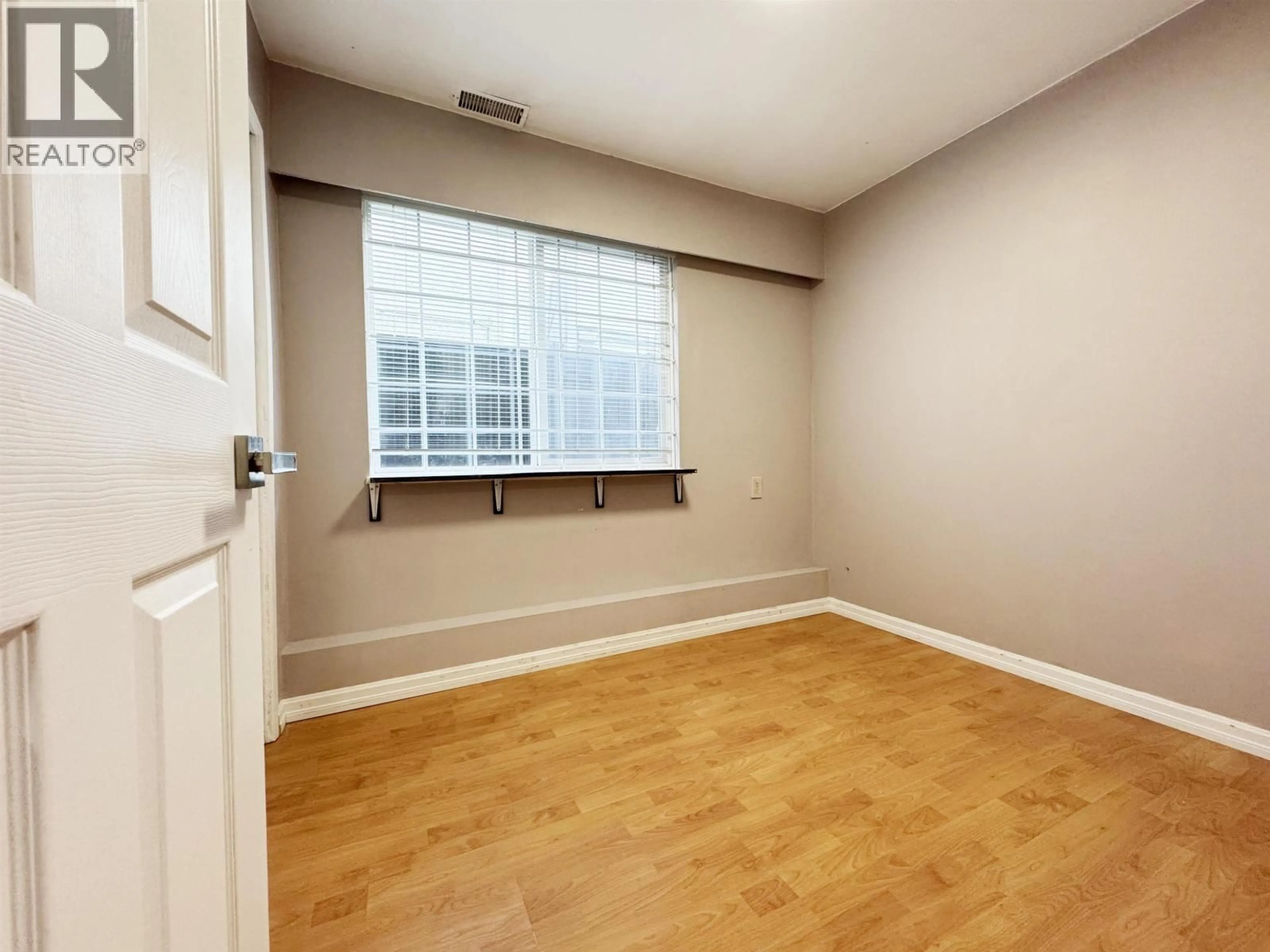A pic of a room for 5872 CULLODEN STREET, Vancouver British Columbia V5W3S2
