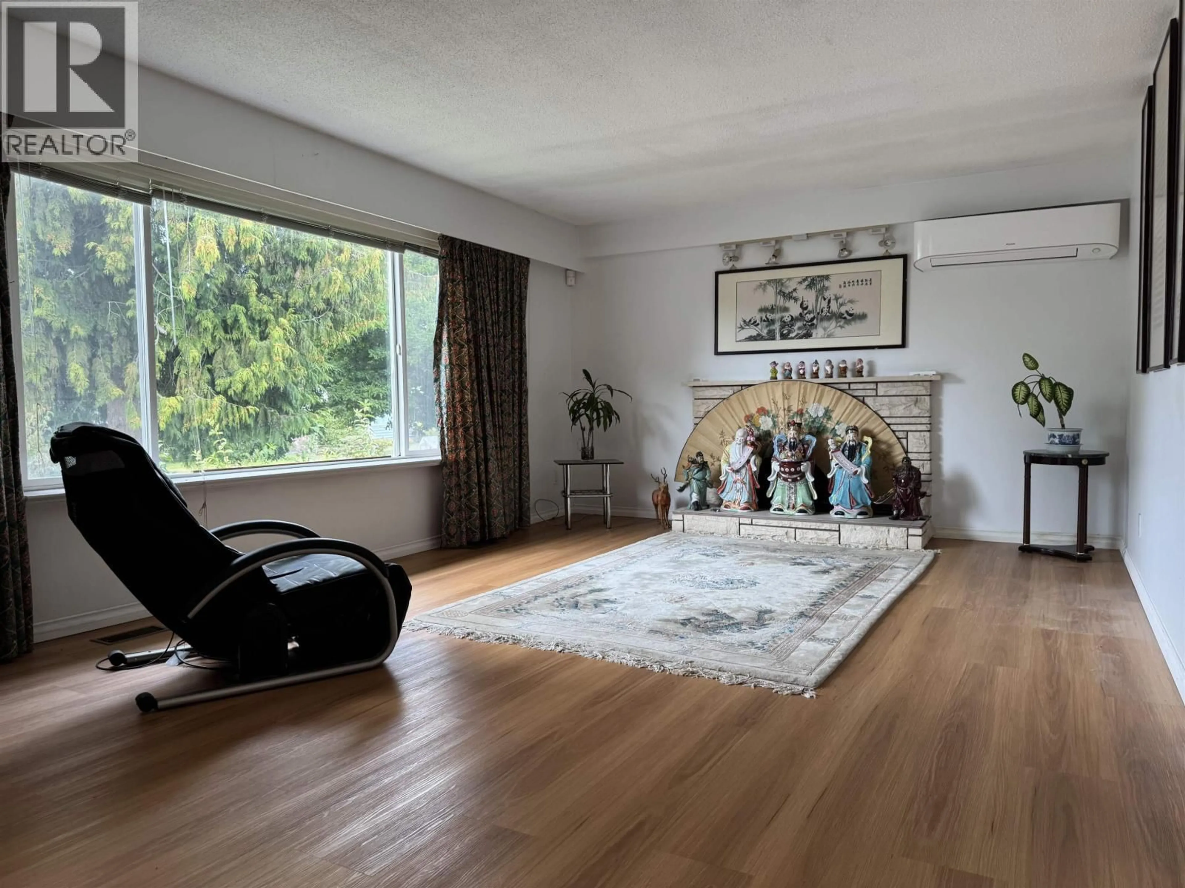 A pic of a room for 5872 CULLODEN STREET, Vancouver British Columbia V5W3S2