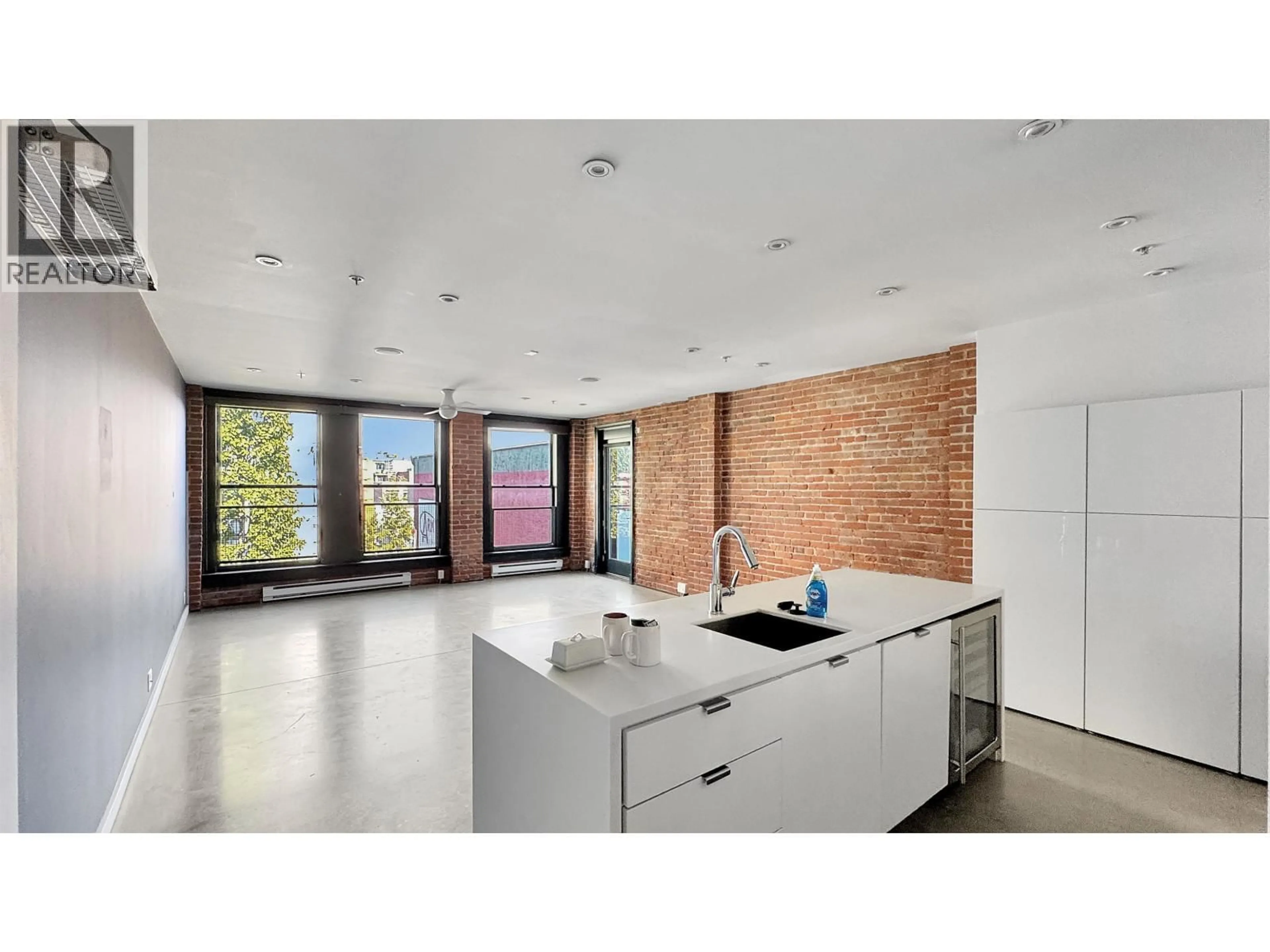 Open concept kitchen, ceramic/tile floor for 605 - 53 HASTINGS STREET, Vancouver British Columbia V6B1G4