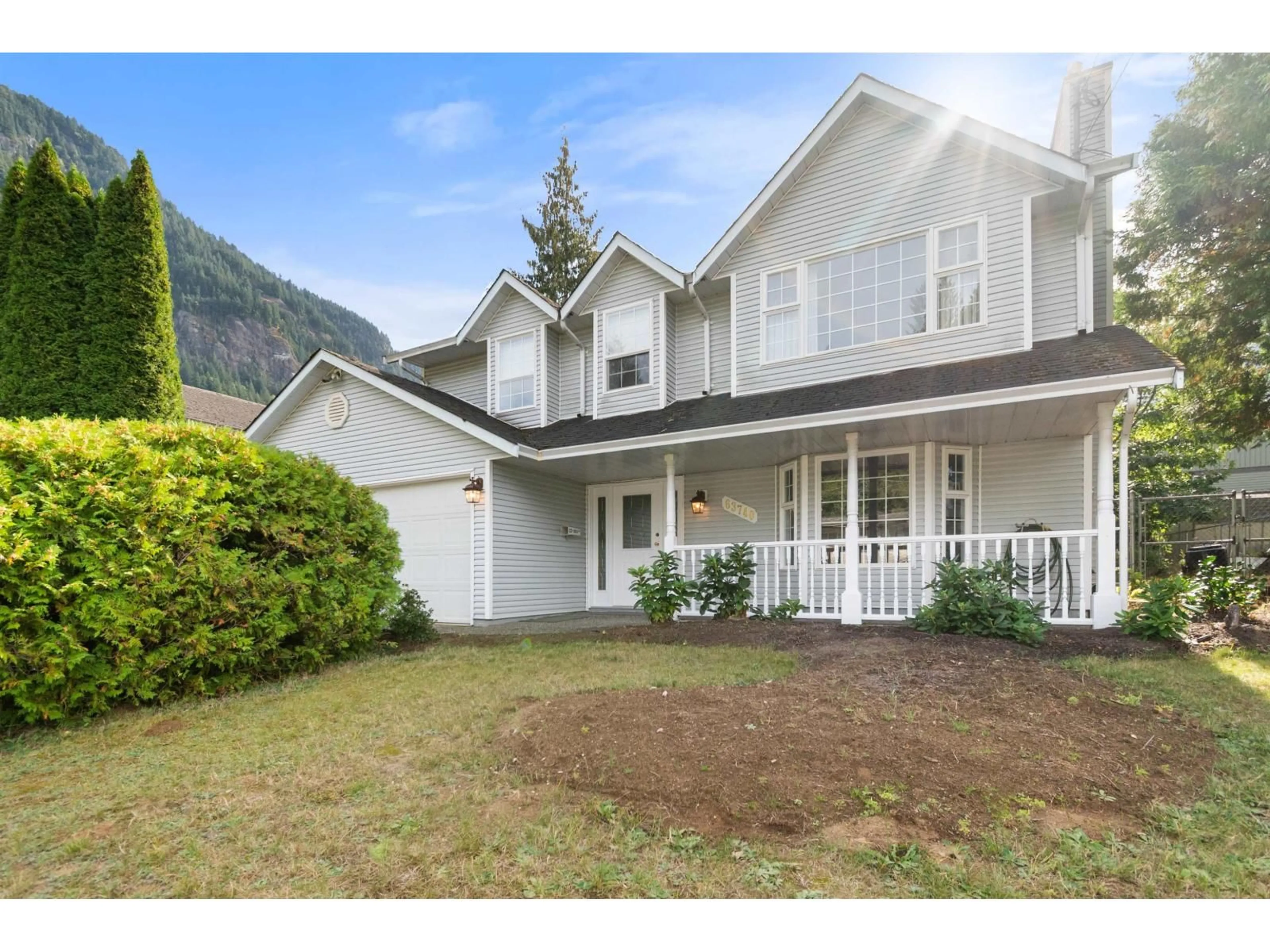 Home with vinyl exterior material, mountain view for 63740 ROSEWOOD AVENUE, Hope British Columbia V0X1L2