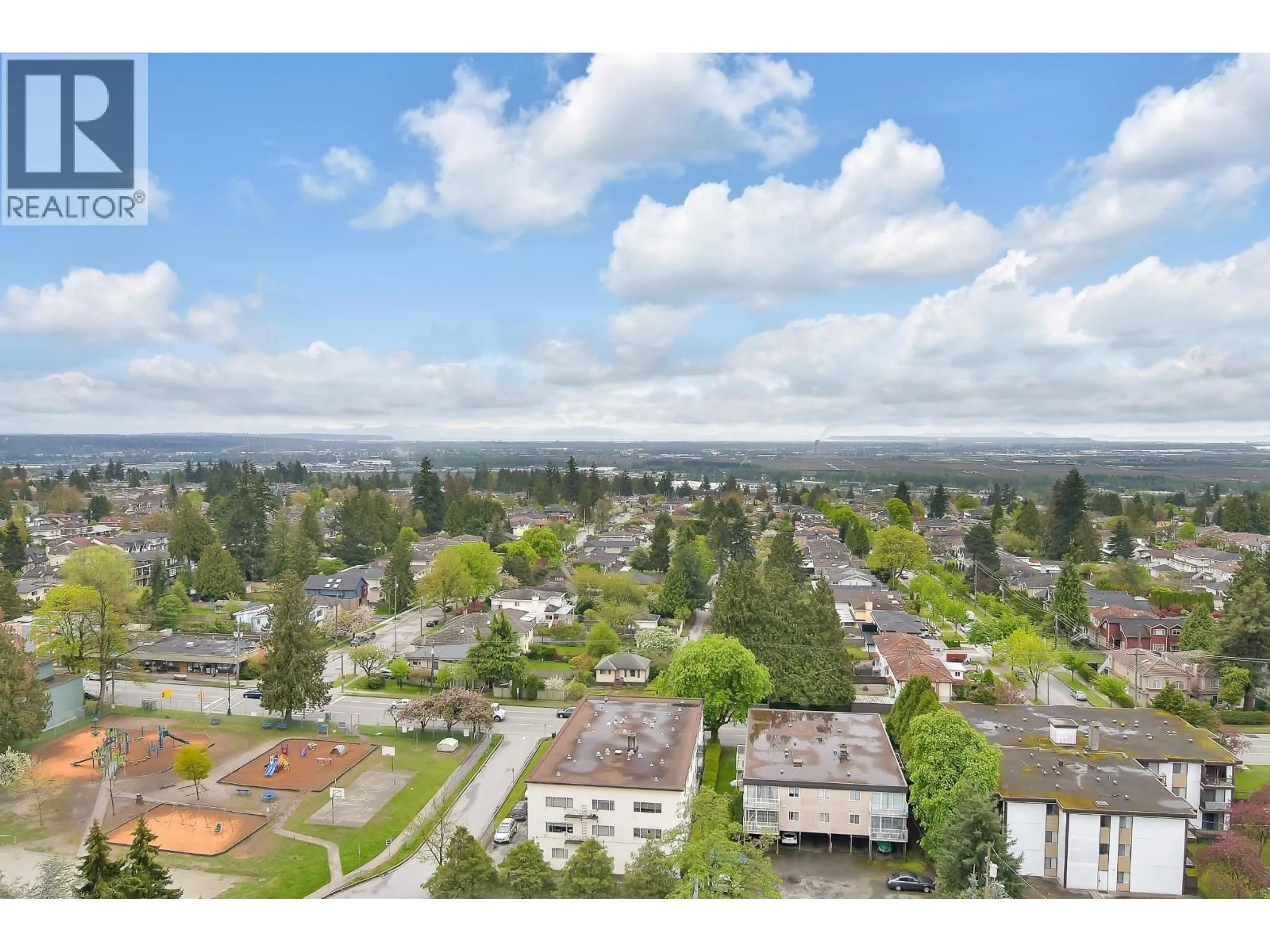 A pic from outside/outdoor area/front of a property/back of a property/a pic from drone, mountain view for 1503 - 6658 DOW AVENUE, Burnaby British Columbia V5H0C7