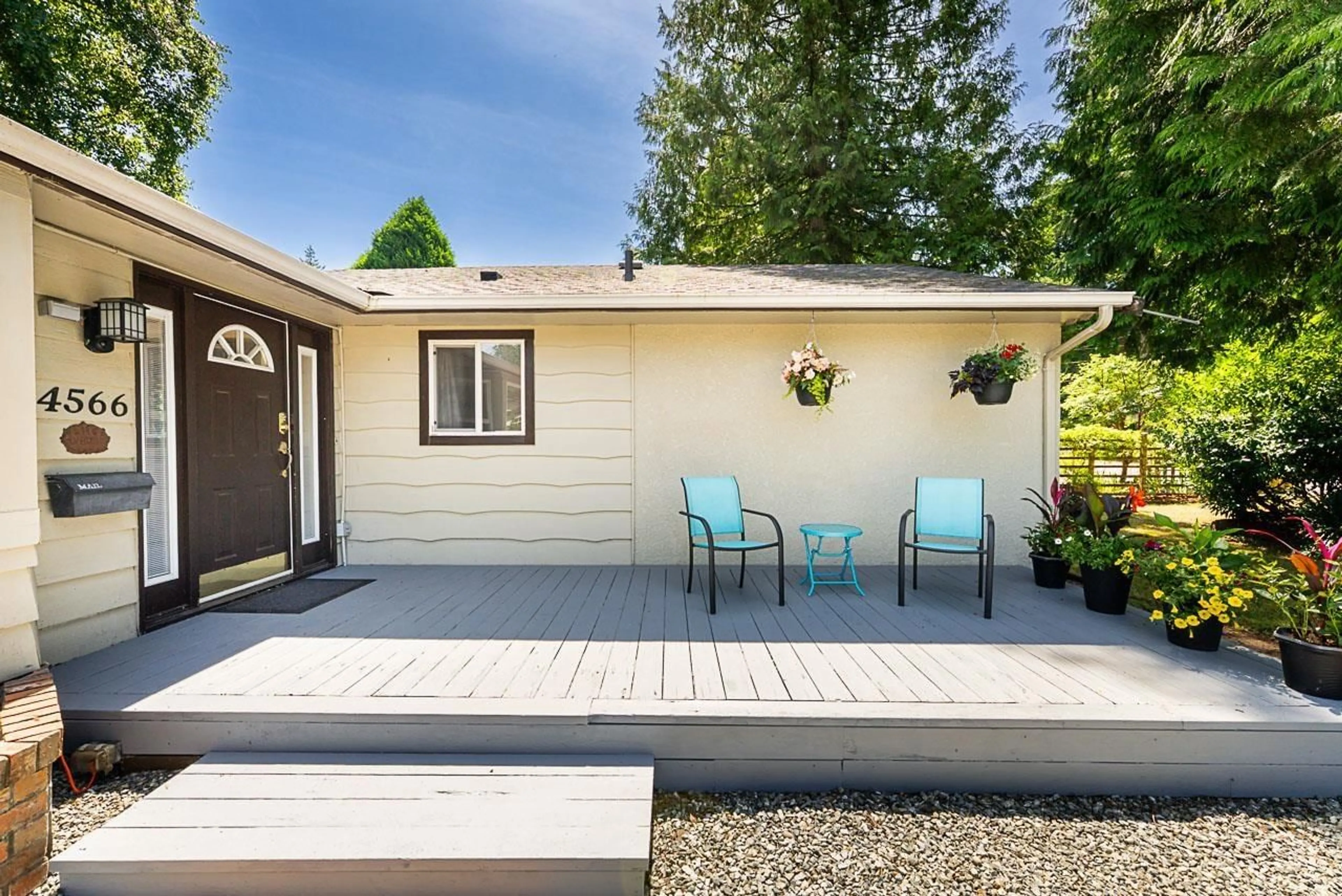 Patio, street for 4566 206A, Langley British Columbia V3A2C8