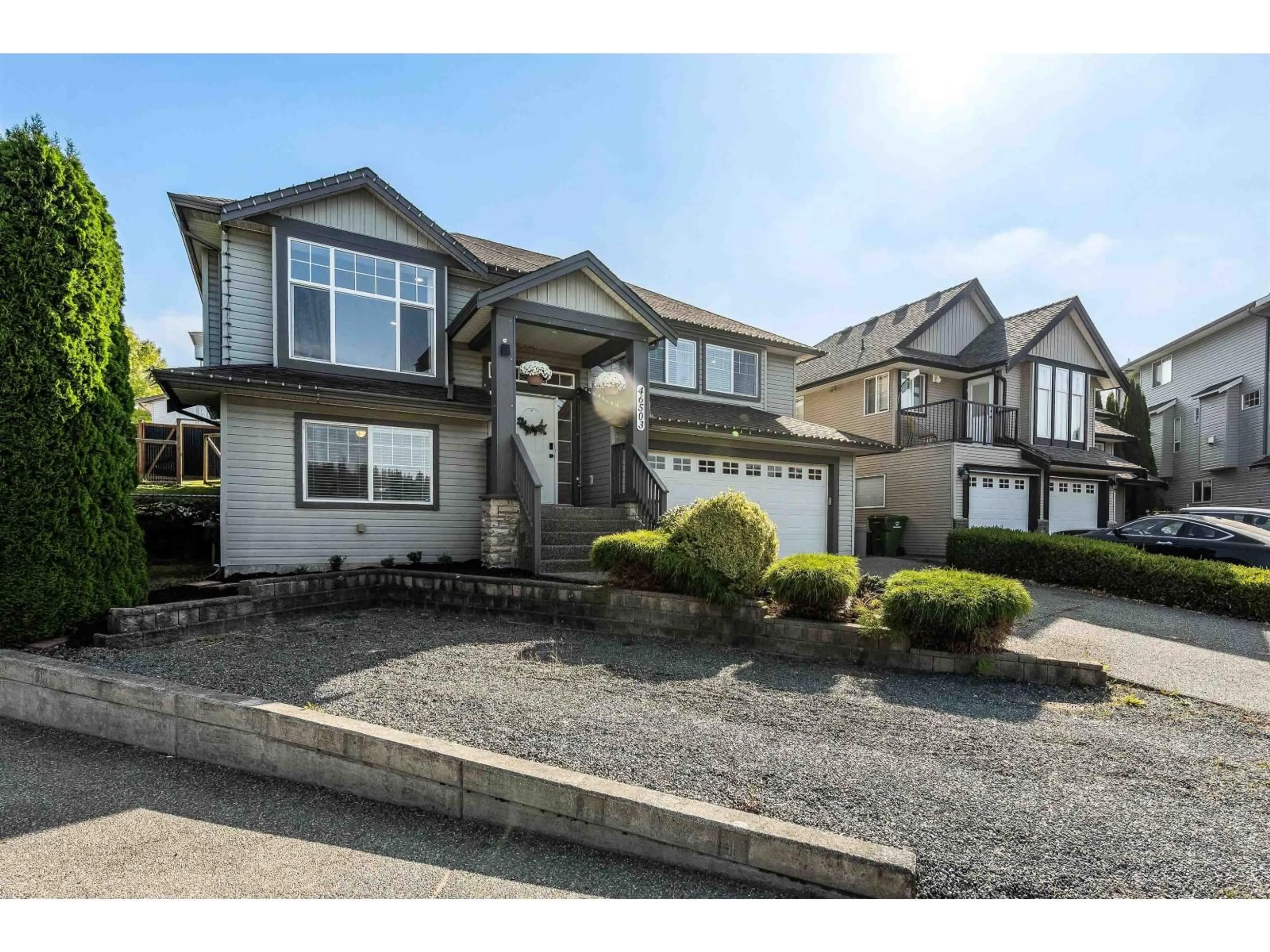 Home with vinyl exterior material, street for 46503 FETTERLY PLACE, Chilliwack British Columbia V2R5V3