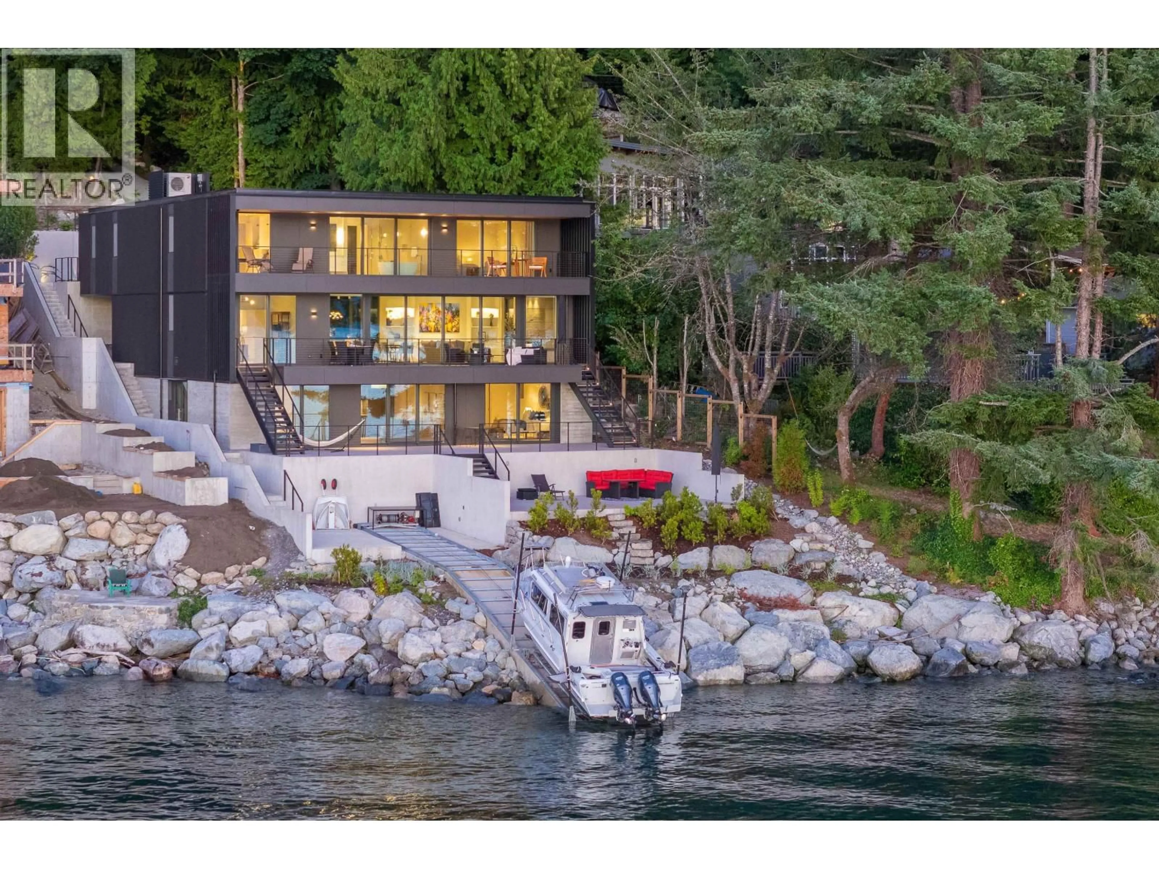 Unknown for 8885 LAWRENCE WAY, West Vancouver British Columbia V7W2T7