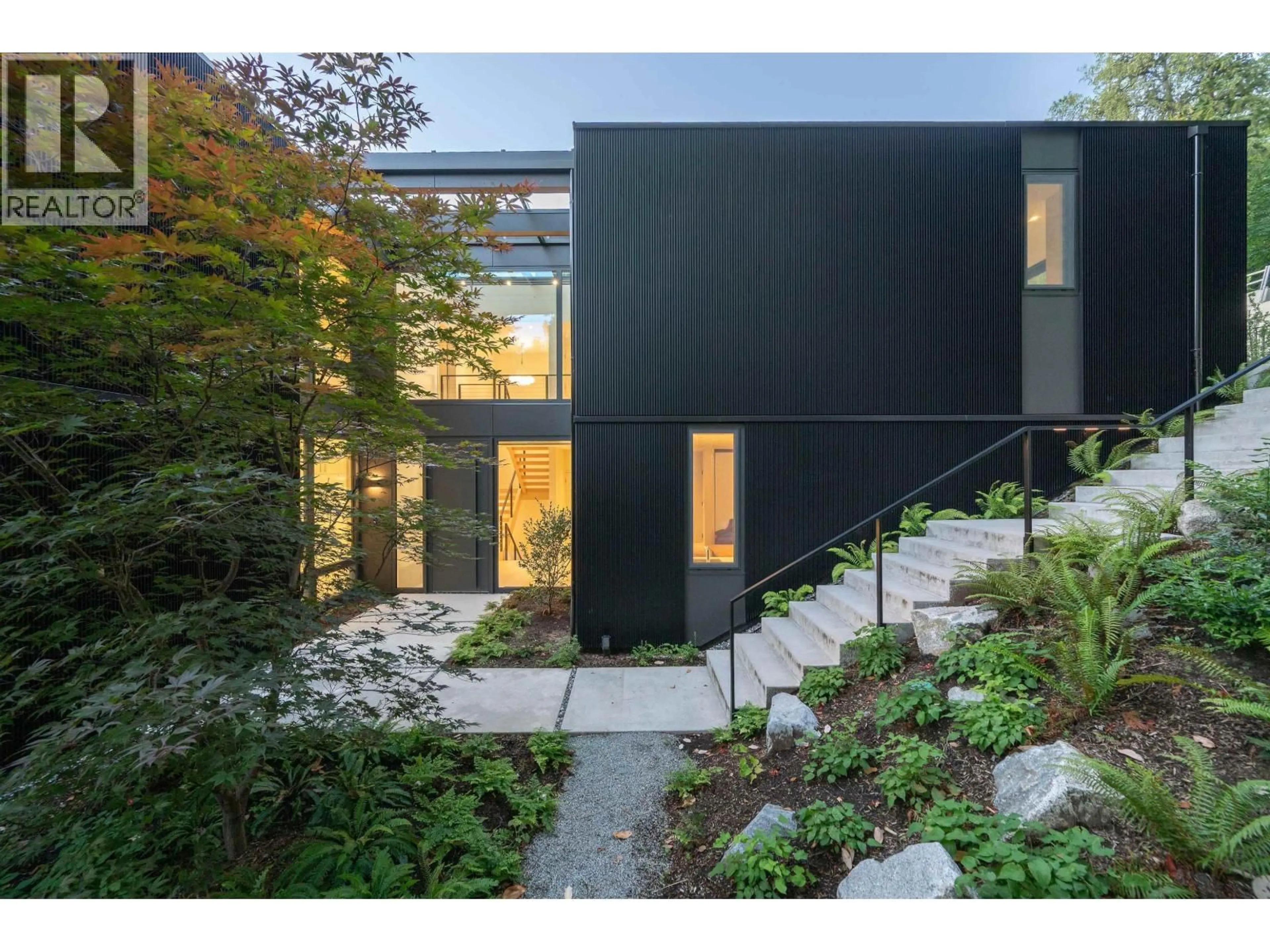 Unknown for 8885 LAWRENCE WAY, West Vancouver British Columbia V7W2T7