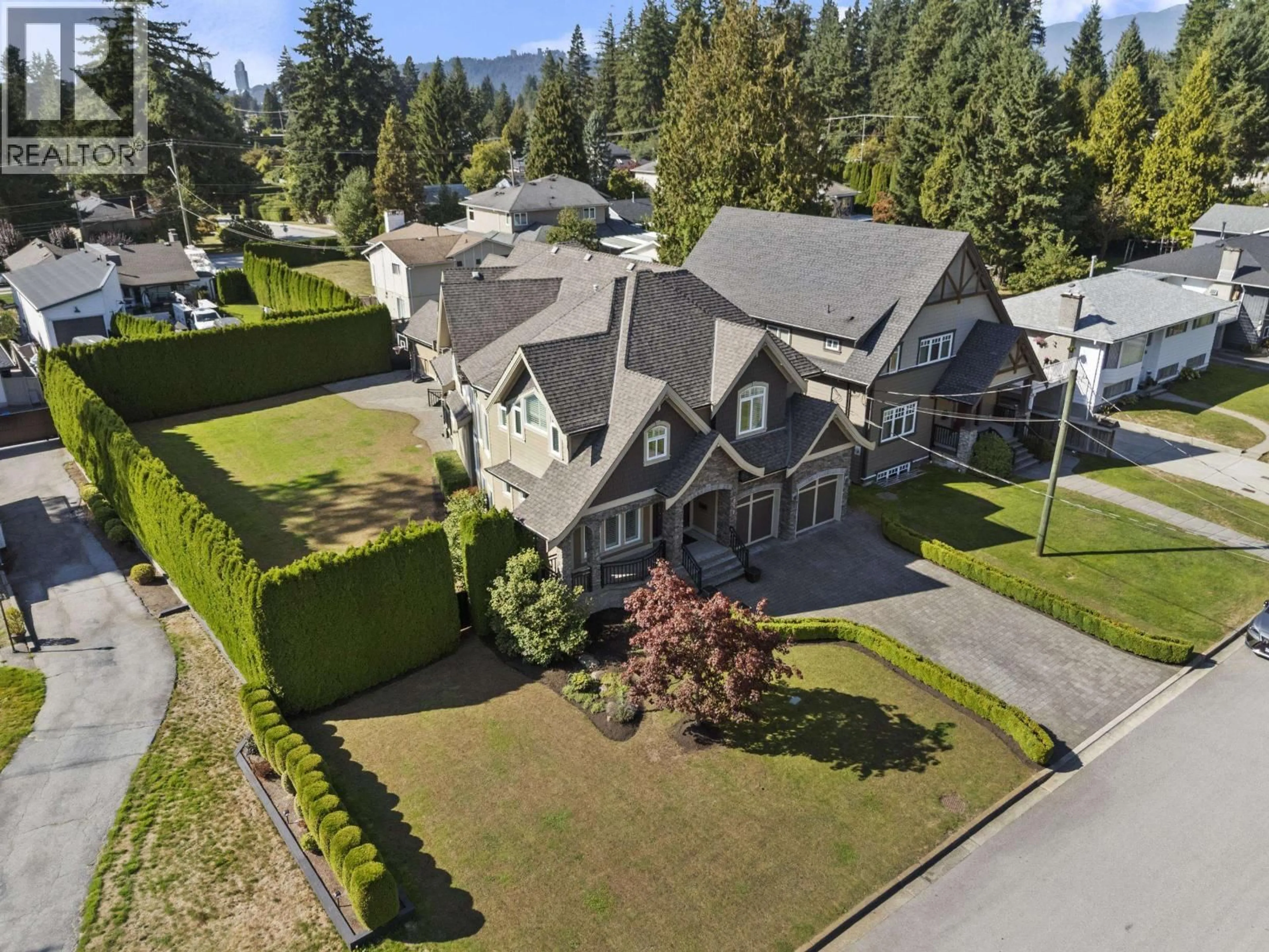 A pic from outside/outdoor area/front of a property/back of a property/a pic from drone, street for 618 BERRY STREET, Coquitlam British Columbia V3J5T6