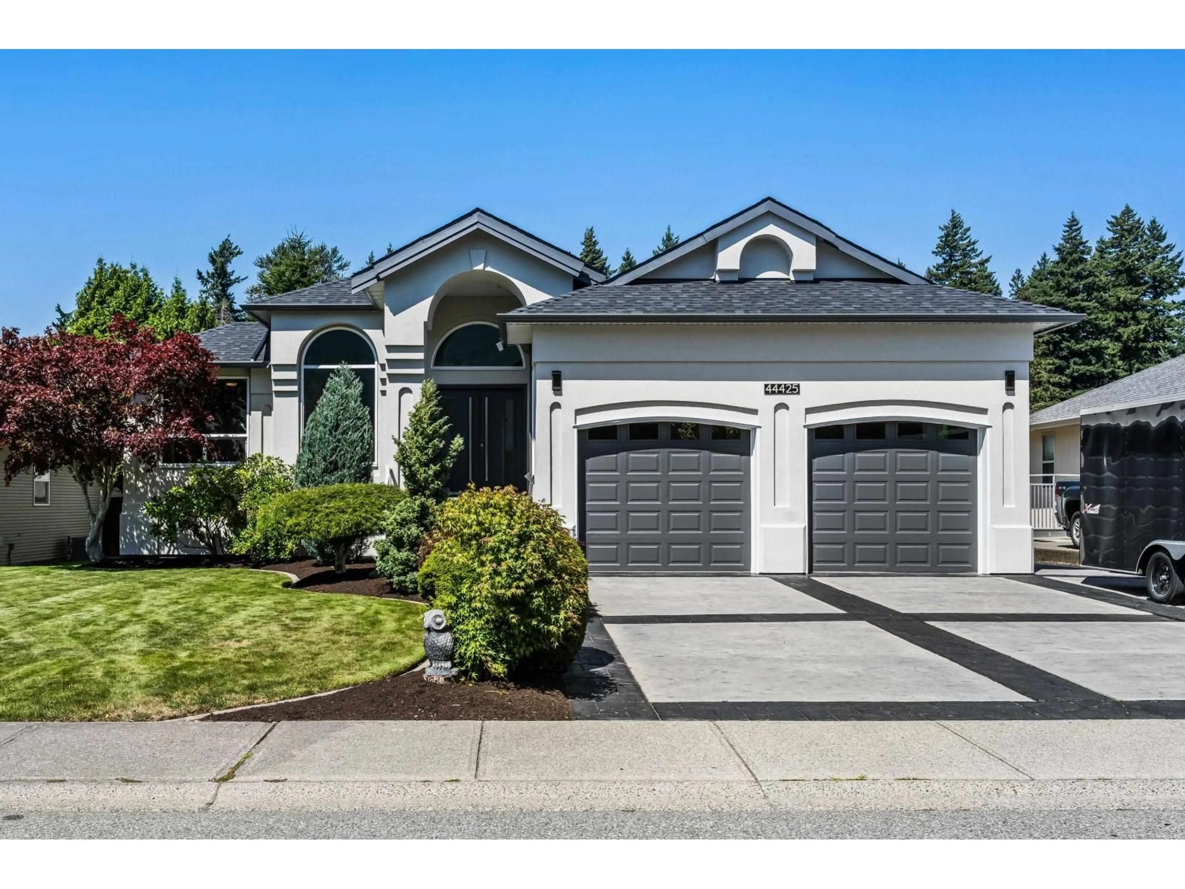 Home with vinyl exterior material, street for 44425 ELSIE PLACE, Chilliwack British Columbia V2R5L1