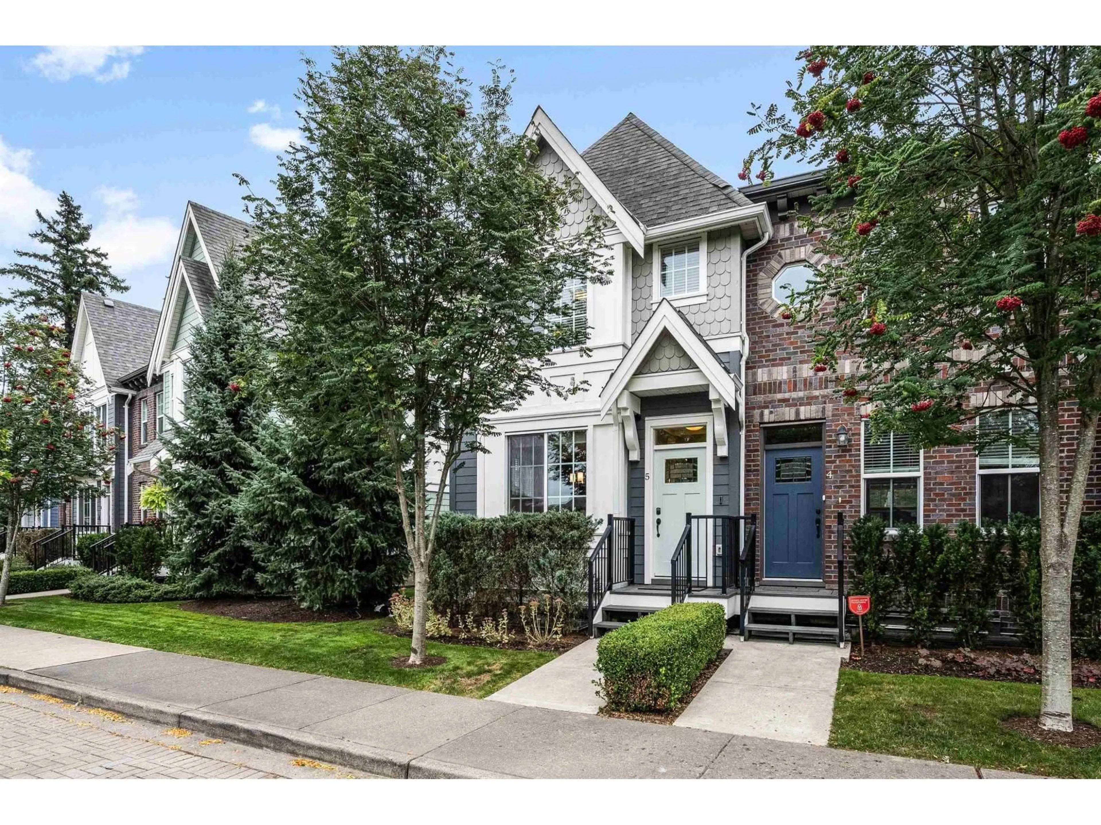 Home with brick exterior material, street for 5 - 45526 TAMIHI WAY, Chilliwack British Columbia V2R0Y2