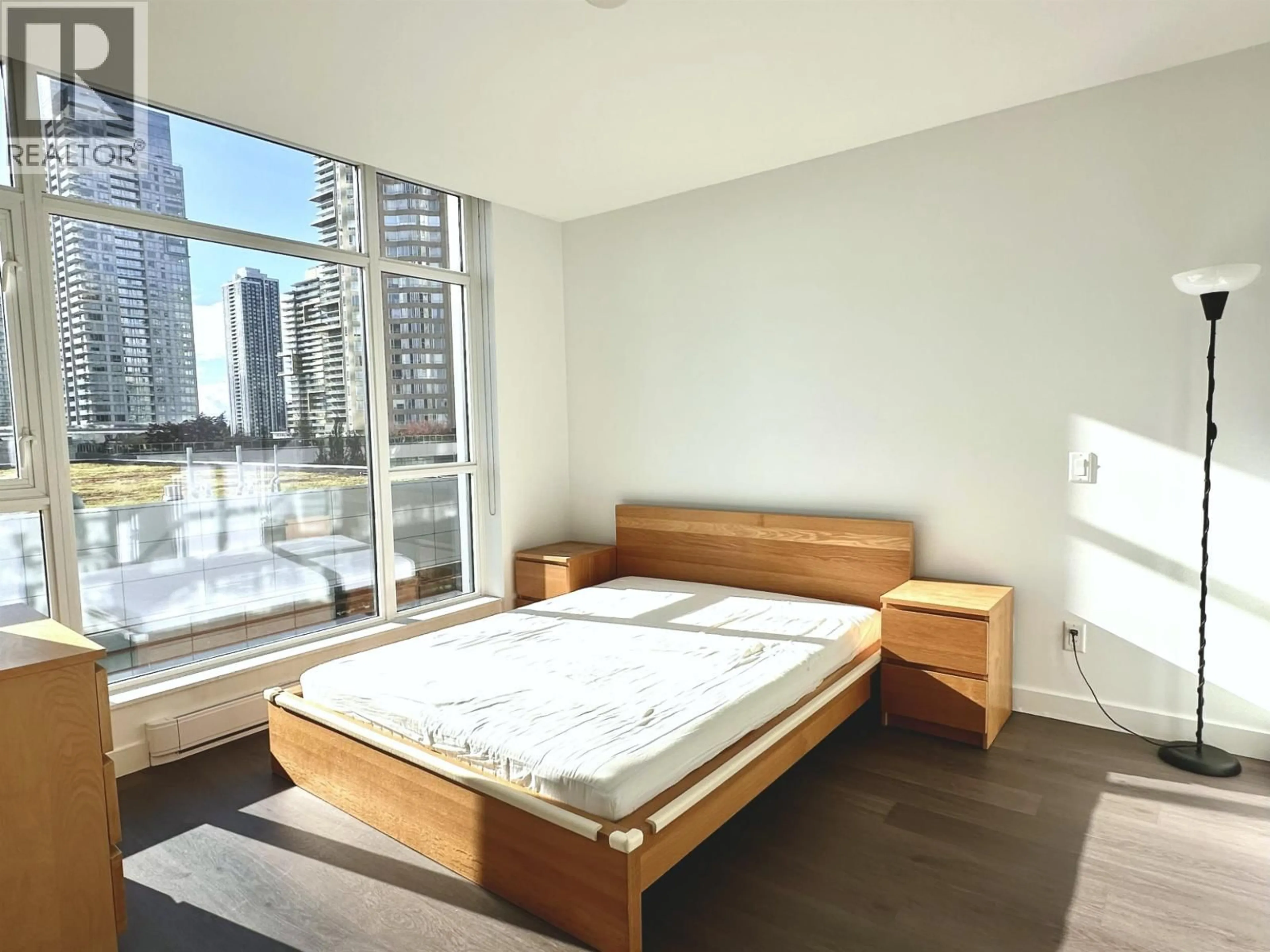 Bedroom with bed, unknown for 602 - 6098 STATION STREET, Burnaby British Columbia V5H0H4