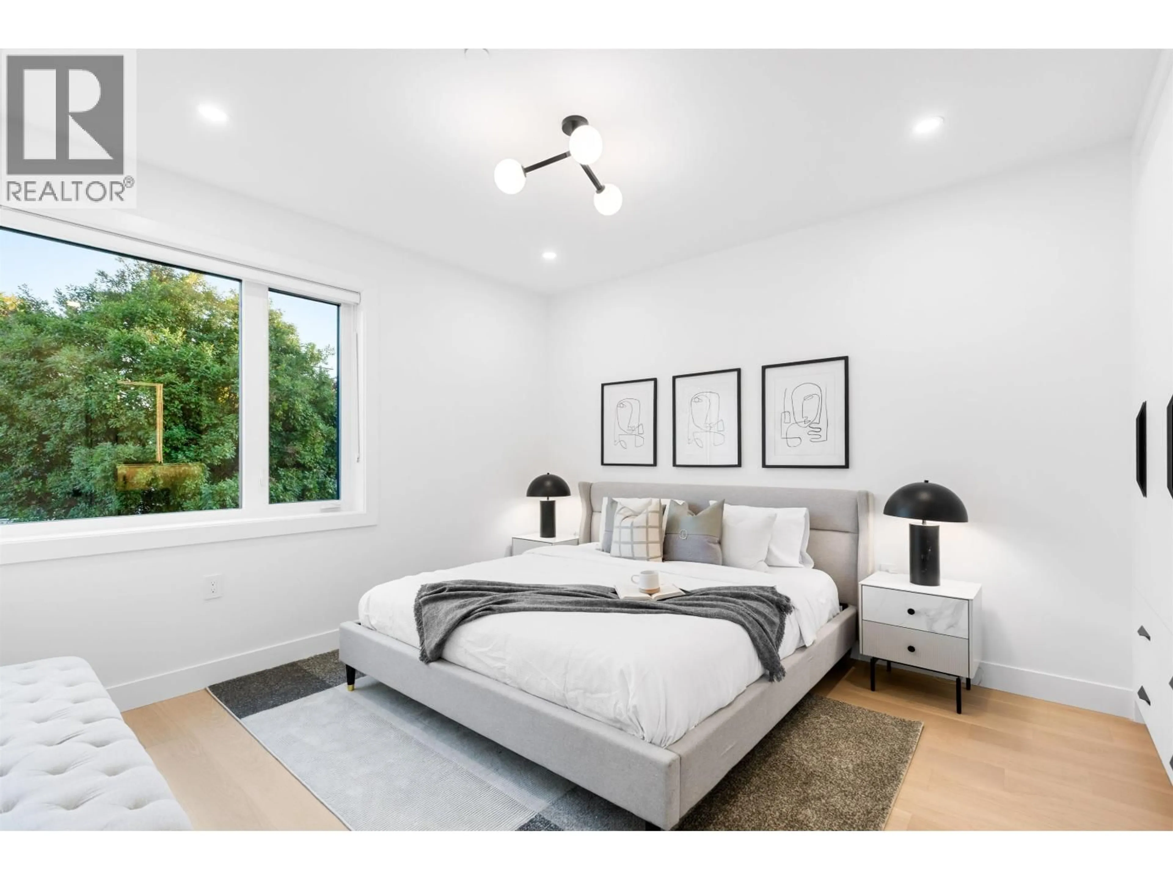 Bedroom with bed, unknown for 1 - 2435 NAPIER STREET, Vancouver British Columbia V5K2W2