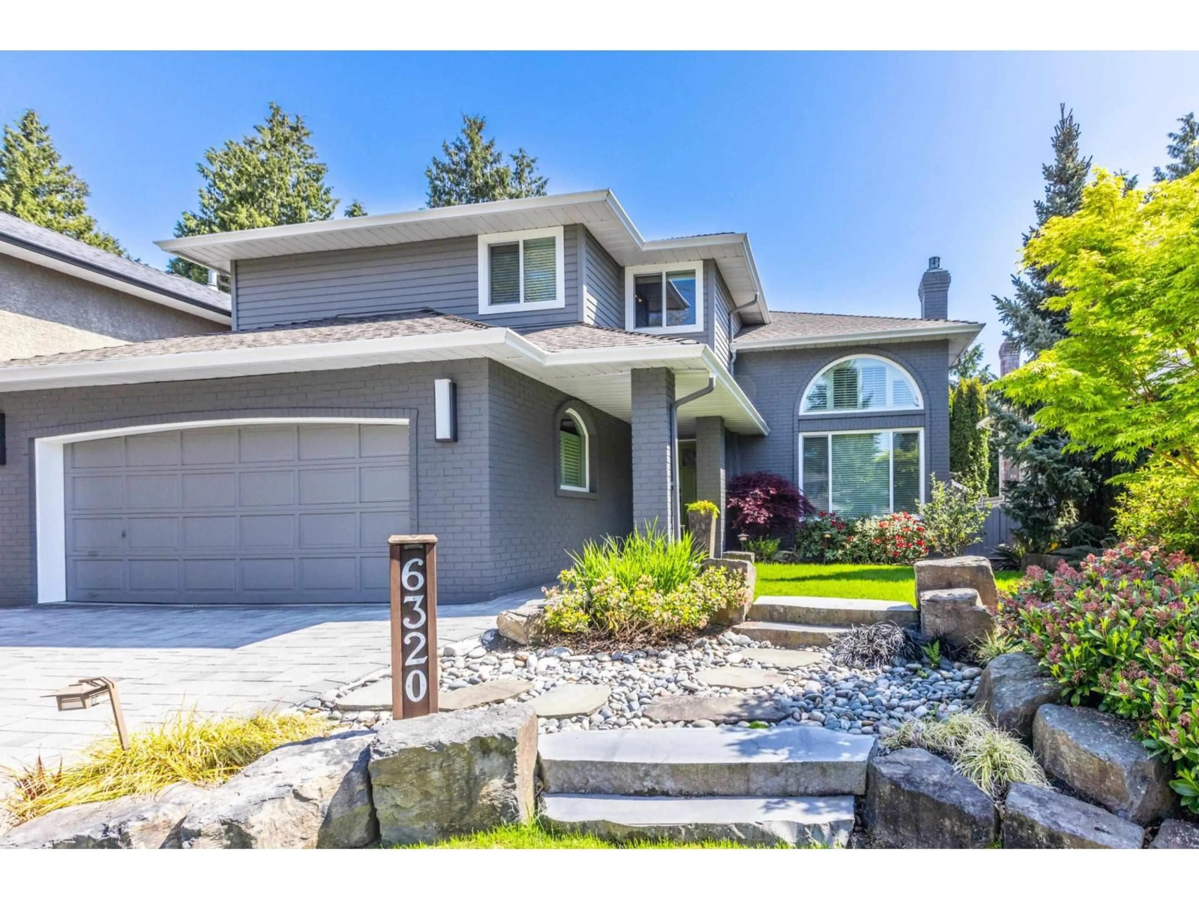 Home with vinyl exterior material, street for 6320 122A, Surrey British Columbia V3X3G6