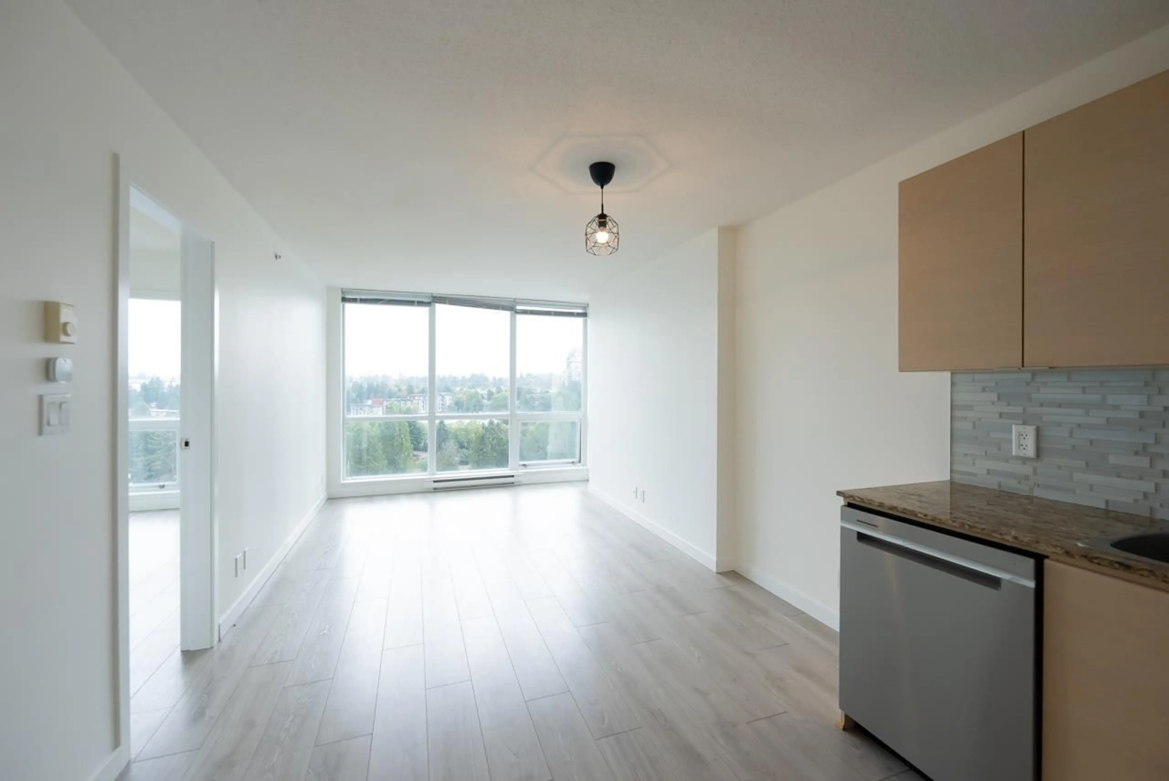 A pic of a room for 1505 - 13618 100, Surrey British Columbia V3T0A8