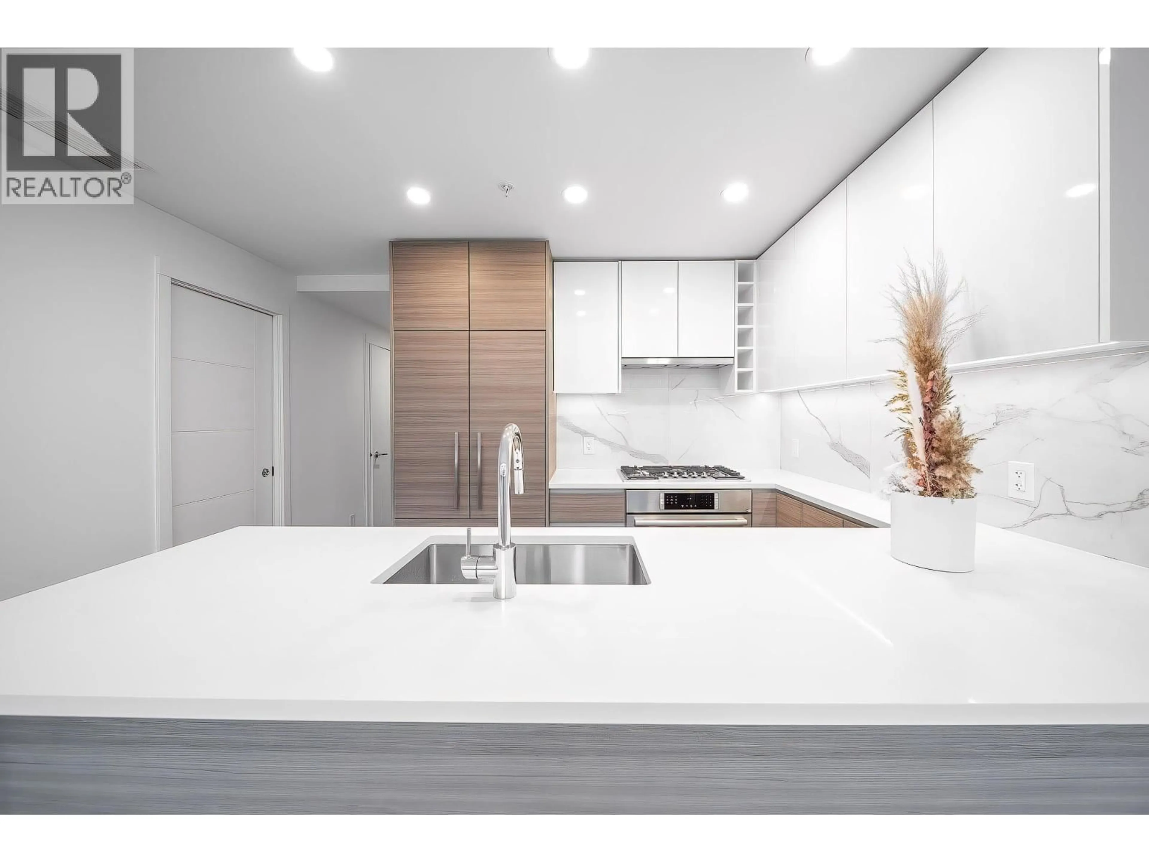 Contemporary kitchen, ceramic/tile floor for 508 - 823 CARNARVON STREET, New Westminster British Columbia V3M0N5