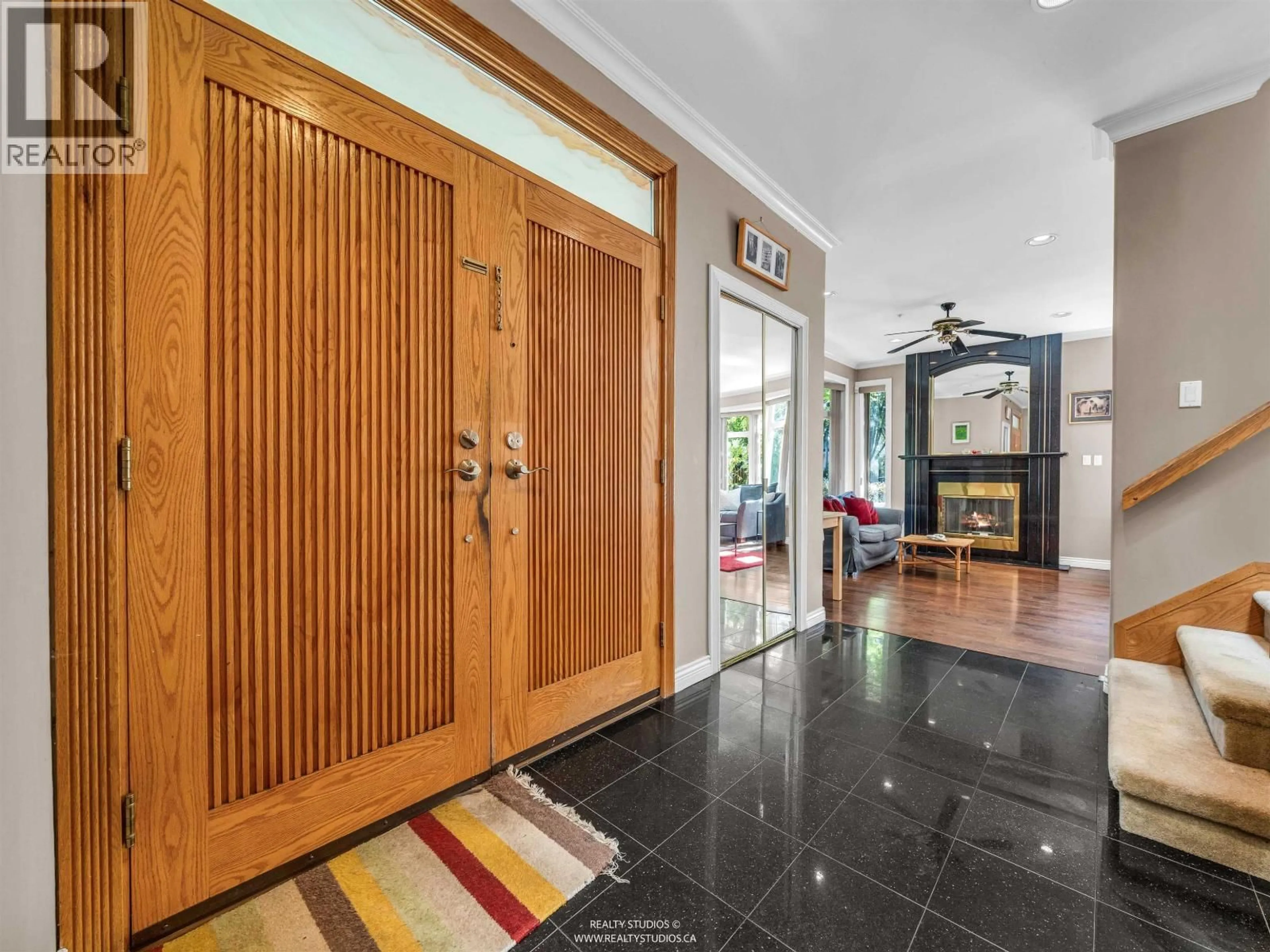 Indoor foyer for 3491 PRINCE EDWARD STREET, Vancouver British Columbia V5V3X7