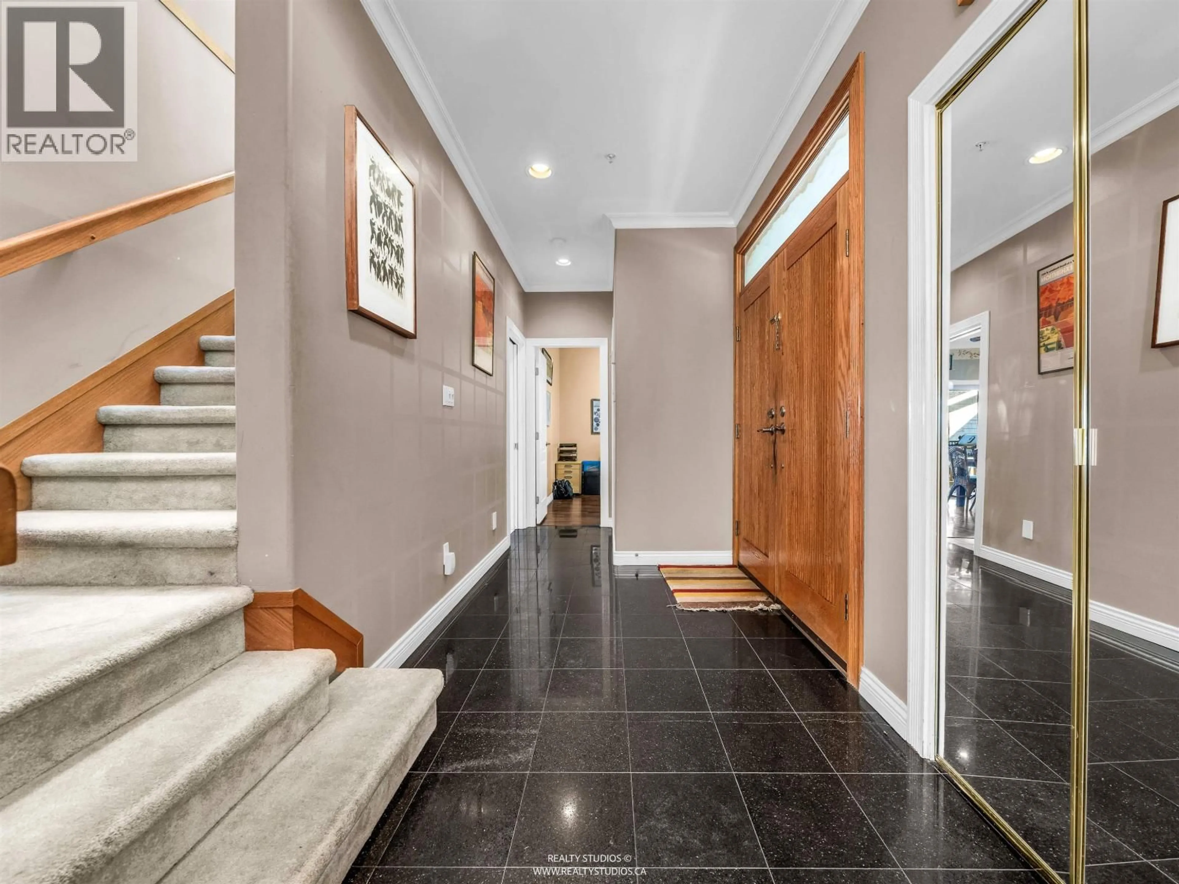 Indoor foyer for 3491 PRINCE EDWARD STREET, Vancouver British Columbia V5V3X7