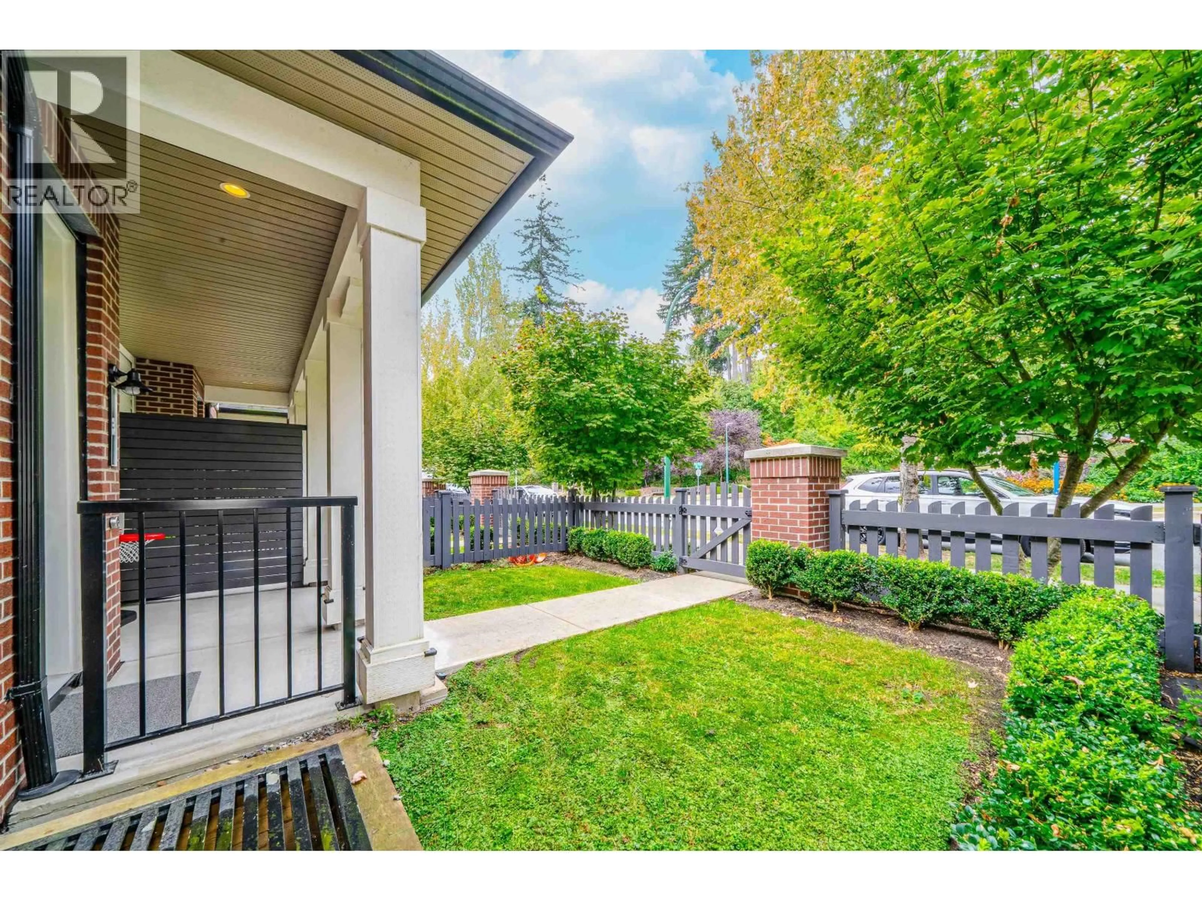 Patio, street for 3 - 3500 BURKE VILLAGE PROMENADE, Coquitlam British Columbia V3E0N2