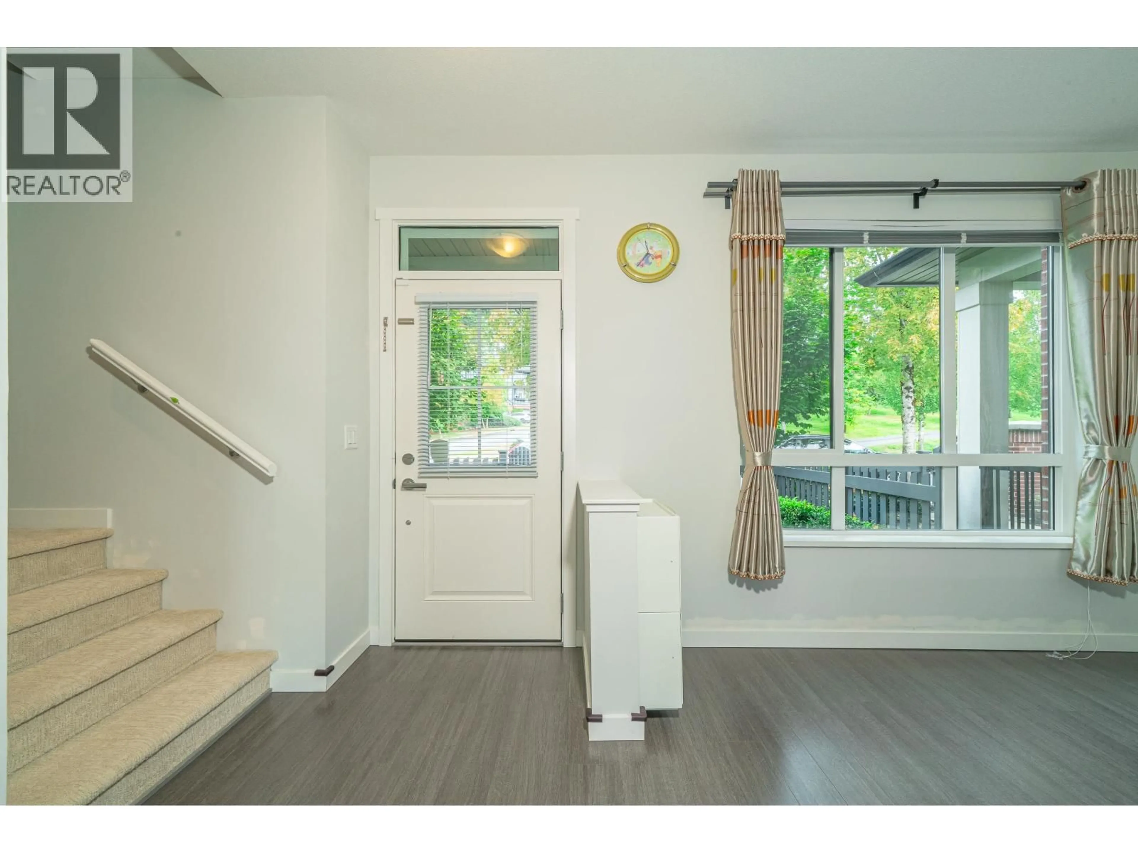 Indoor entryway for 3 - 3500 BURKE VILLAGE PROMENADE, Coquitlam British Columbia V3E0N2