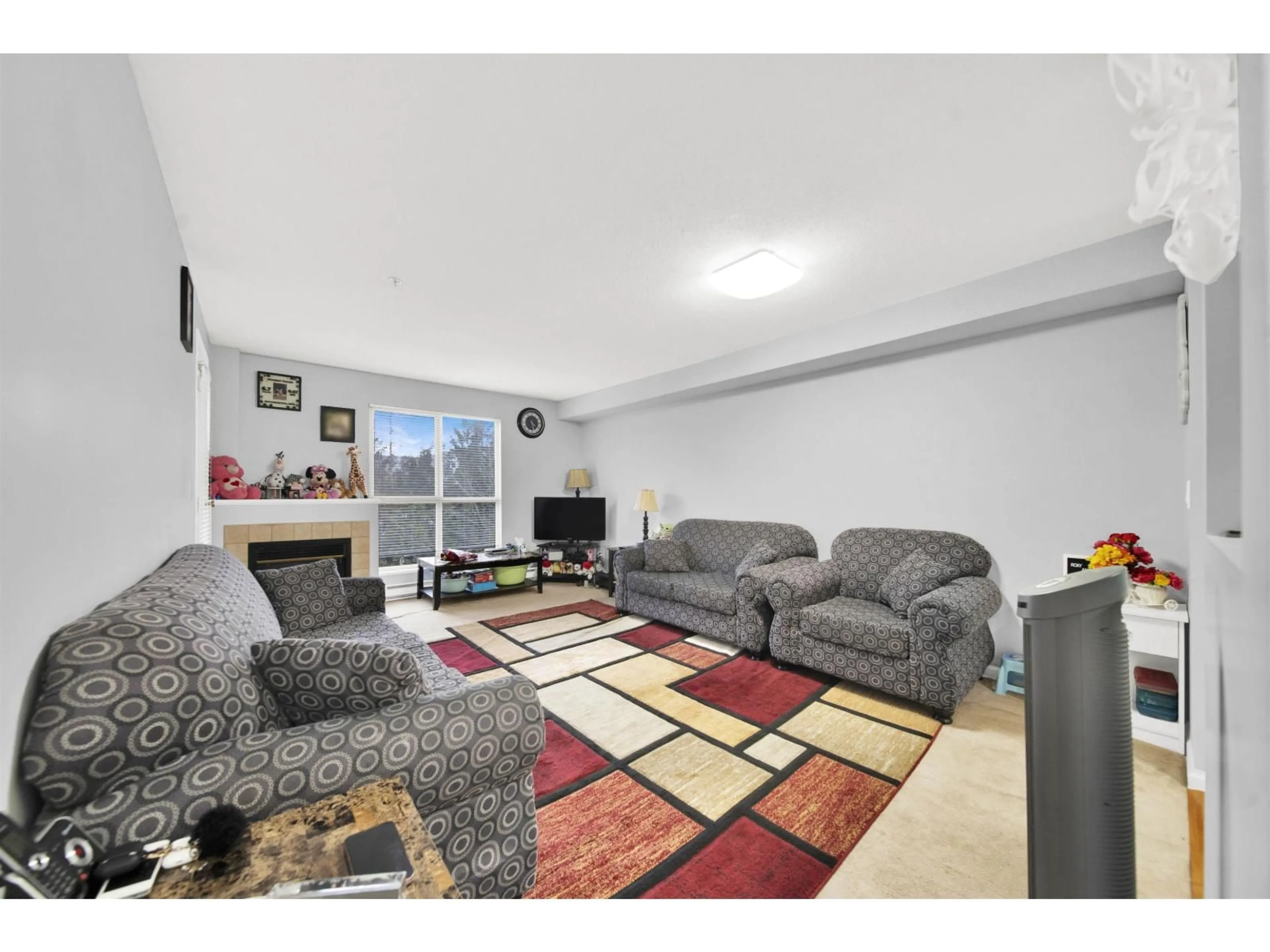 Living room with furniture, unknown for 311 - 13780 76, Surrey British Columbia V3W1E5