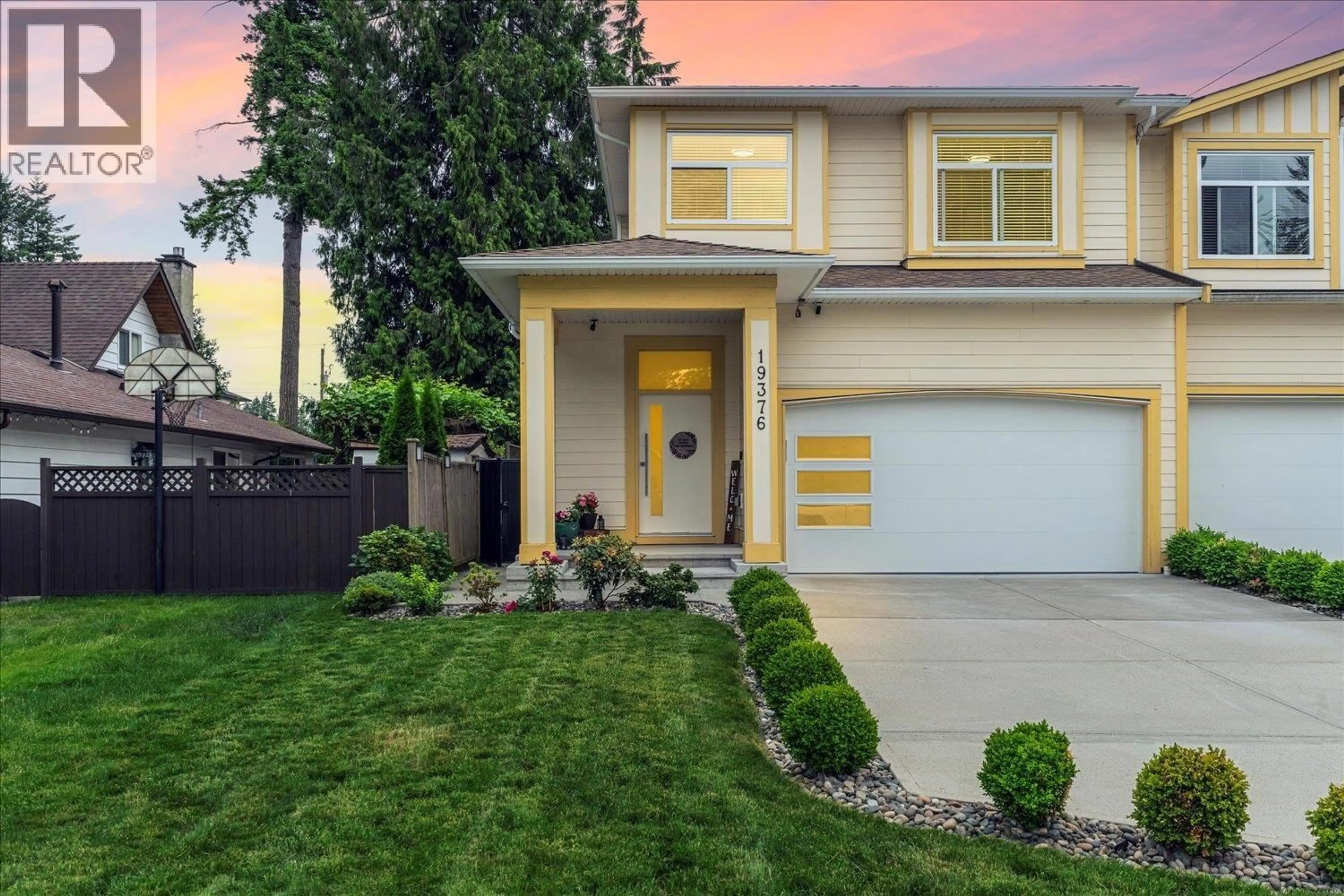 Home with vinyl exterior material, street for 19376 120B AVENUE, Pitt Meadows British Columbia V3Y1H6