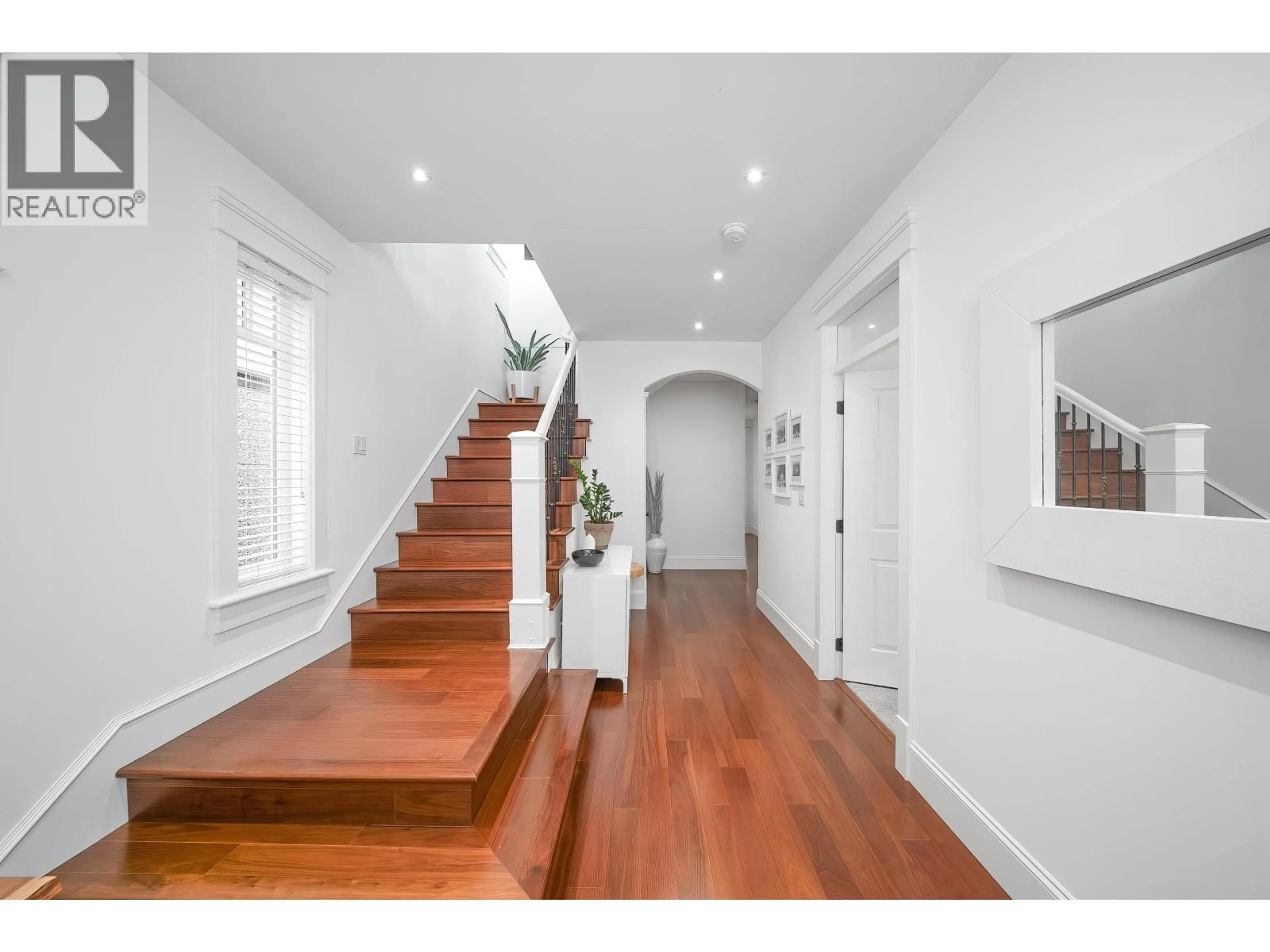 Unknown for 18 HYTHE AVENUE, Burnaby British Columbia V5B3H7