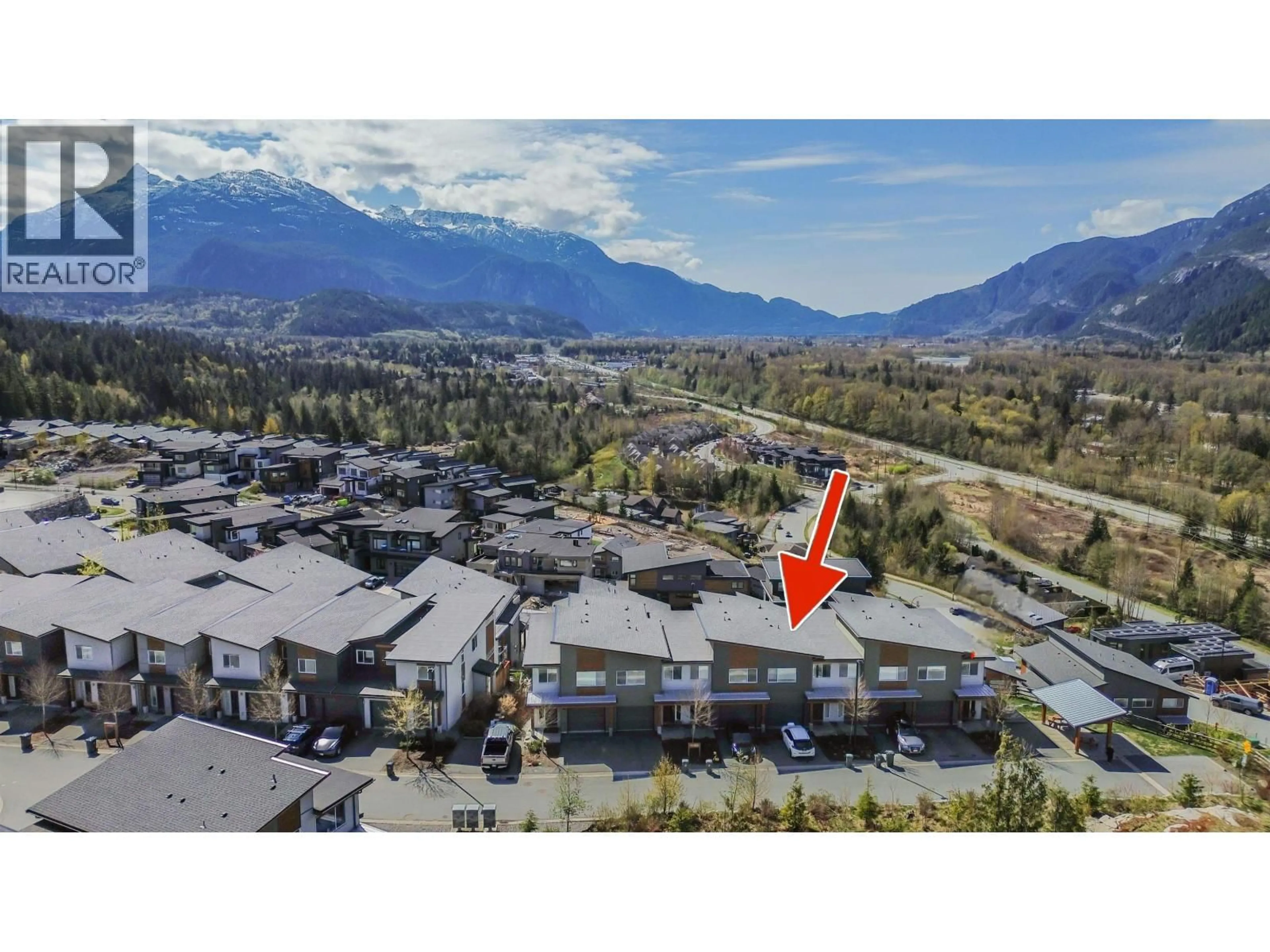 A pic from outside/outdoor area/front of a property/back of a property/a pic from drone, mountain view for 5 - 41365 SKYRIDGE PLACE, Squamish British Columbia V8B0Y6