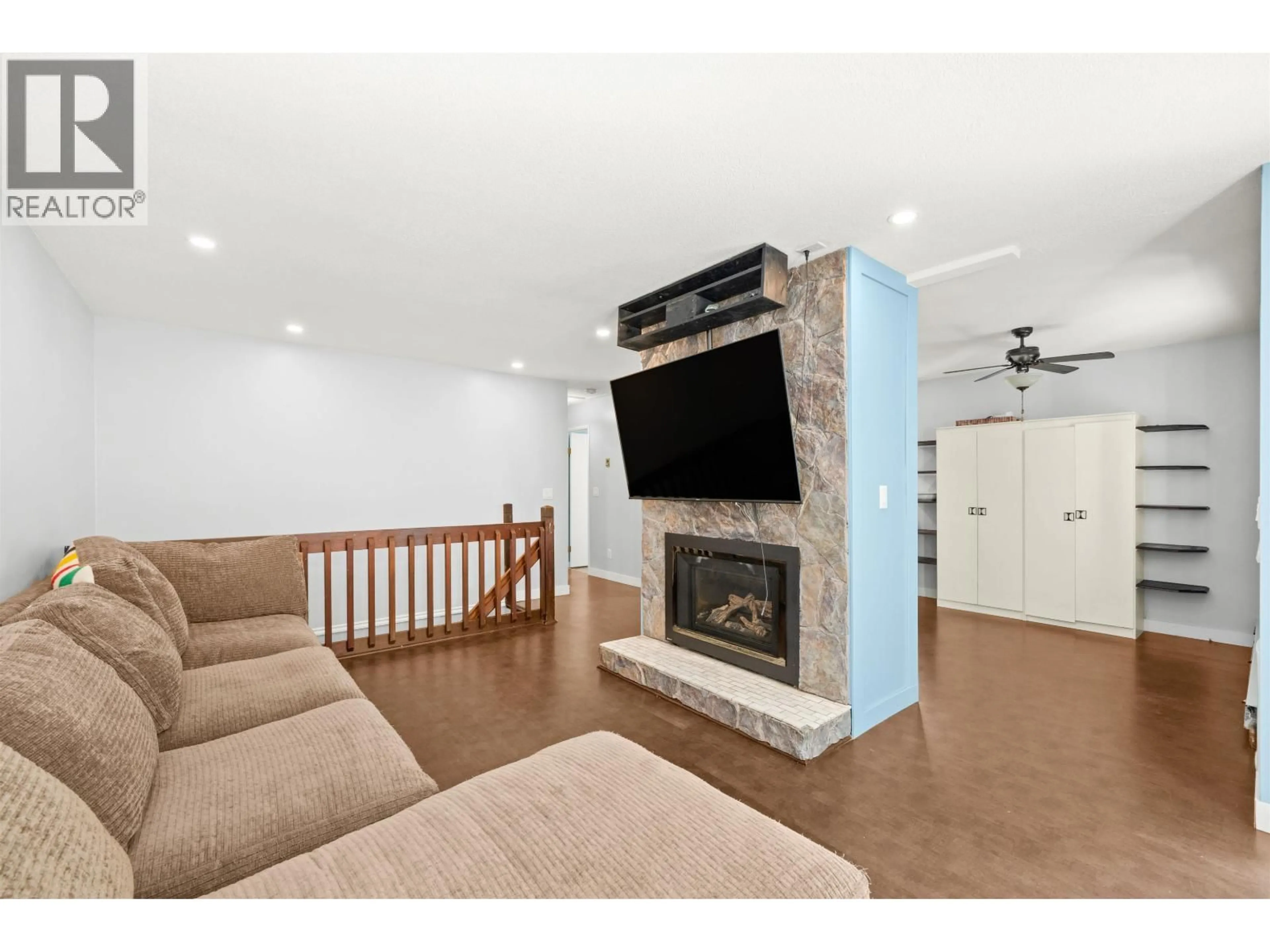 Living room with furniture, unknown for 12044 MCINTYRE COURT, Maple Ridge British Columbia V2X8M8